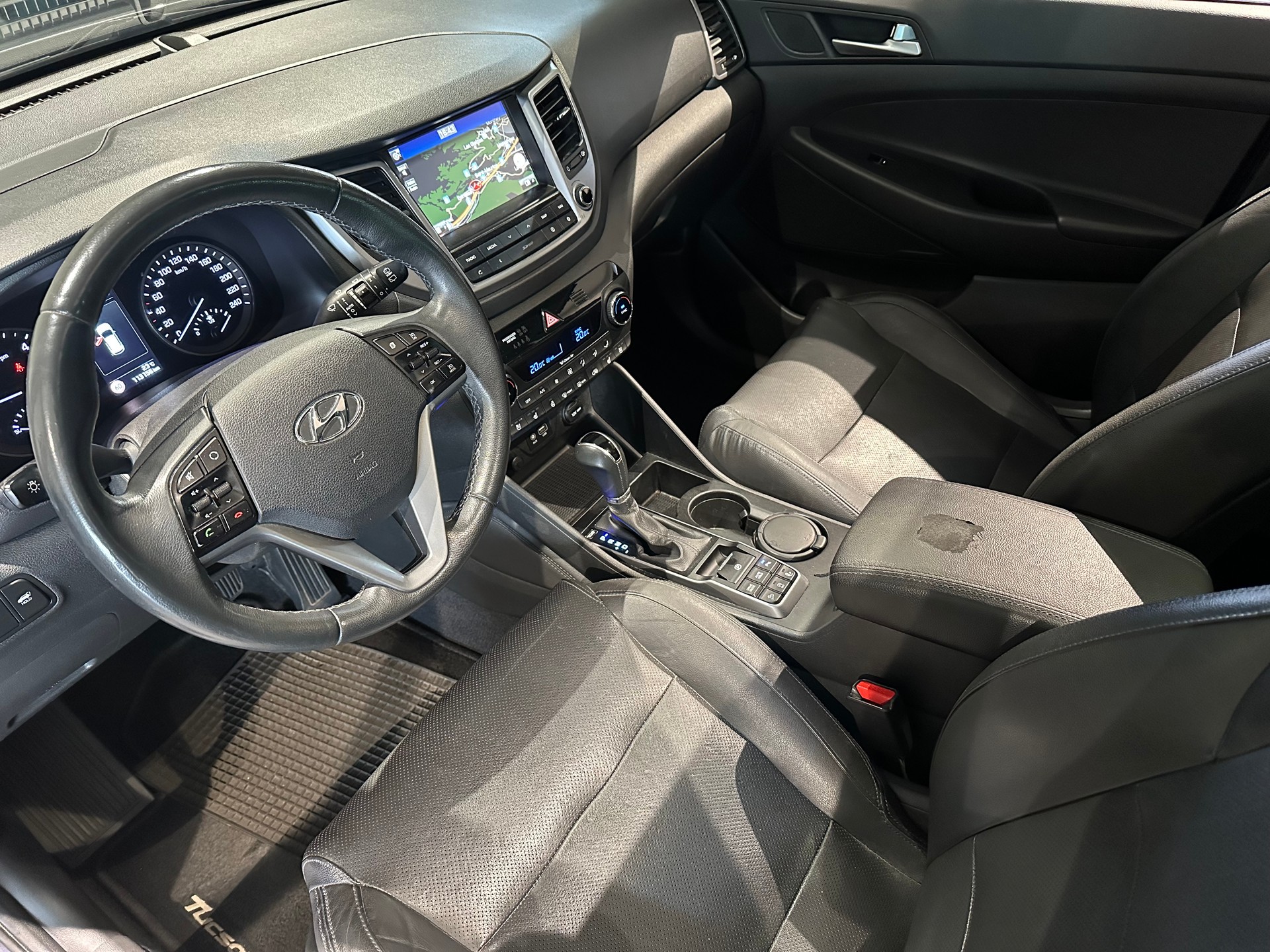 HYUNDAI Tucson 1.7 CRDI Vertex 2WD-image-8