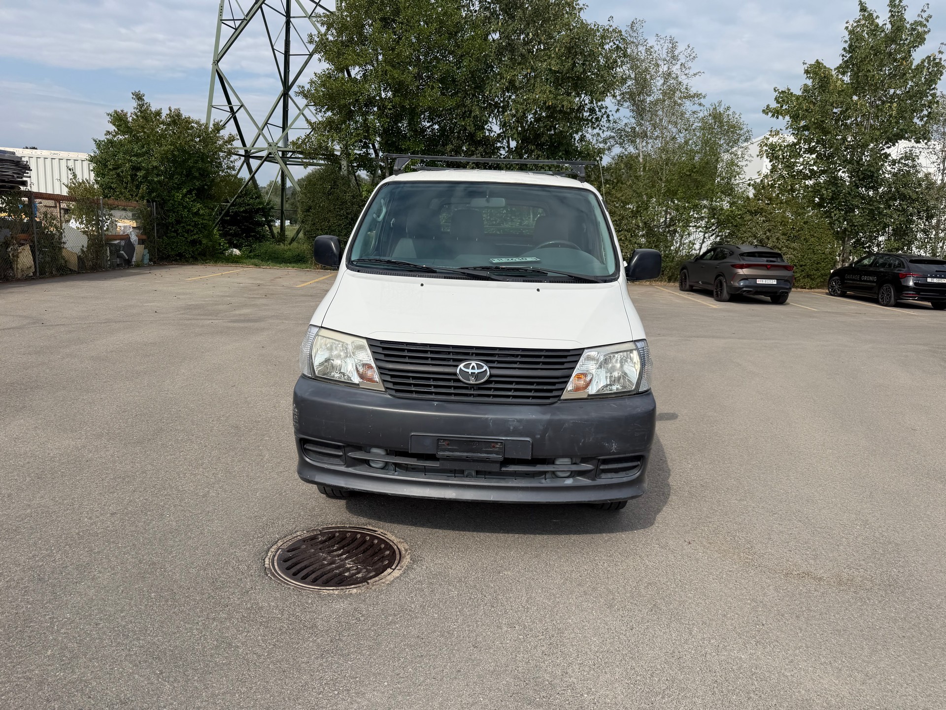 TOYOTA Hiace D-4D Kombi 4WD LWB-image-2