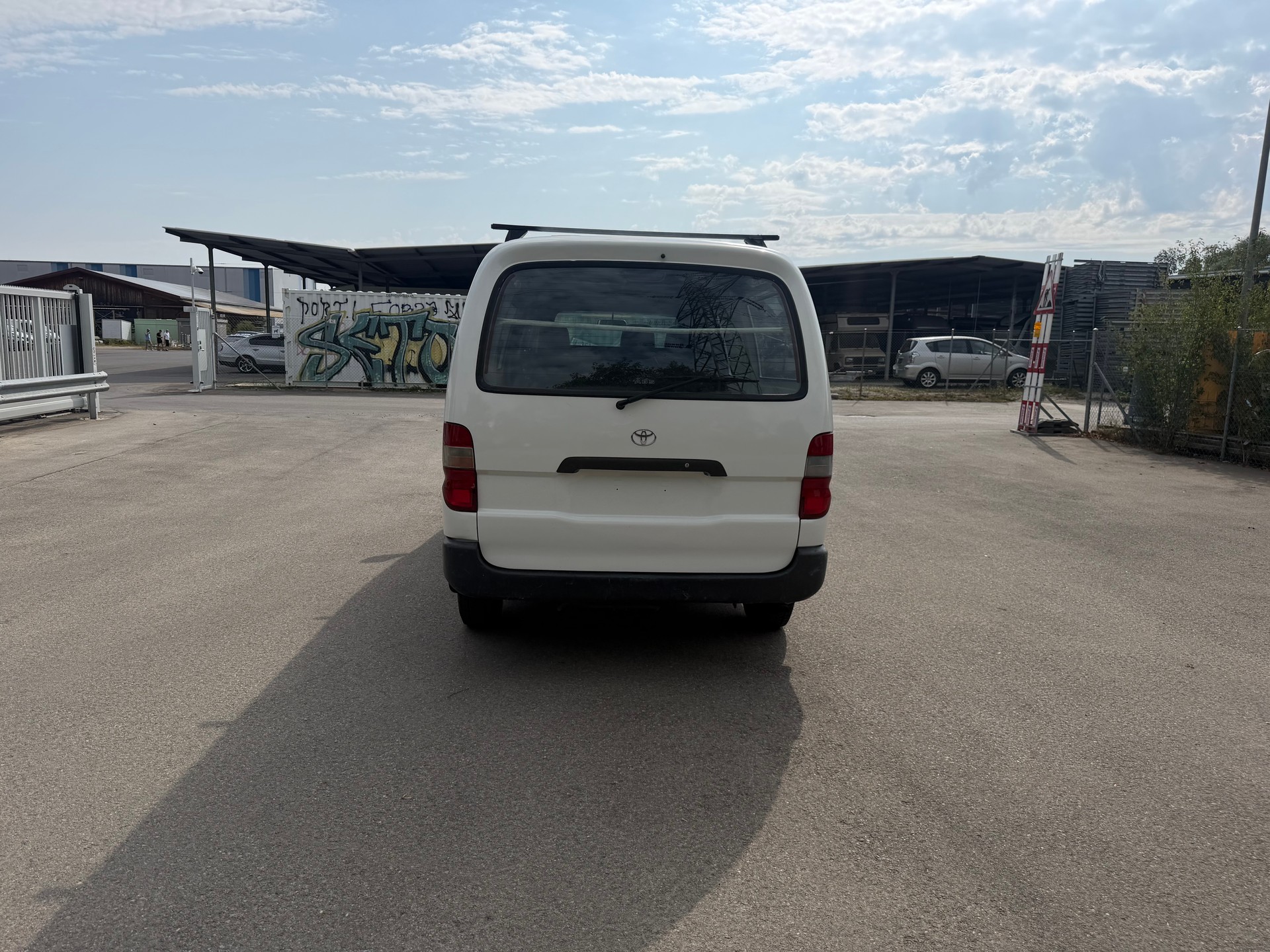 TOYOTA Hiace D-4D Kombi 4WD LWB-image-4