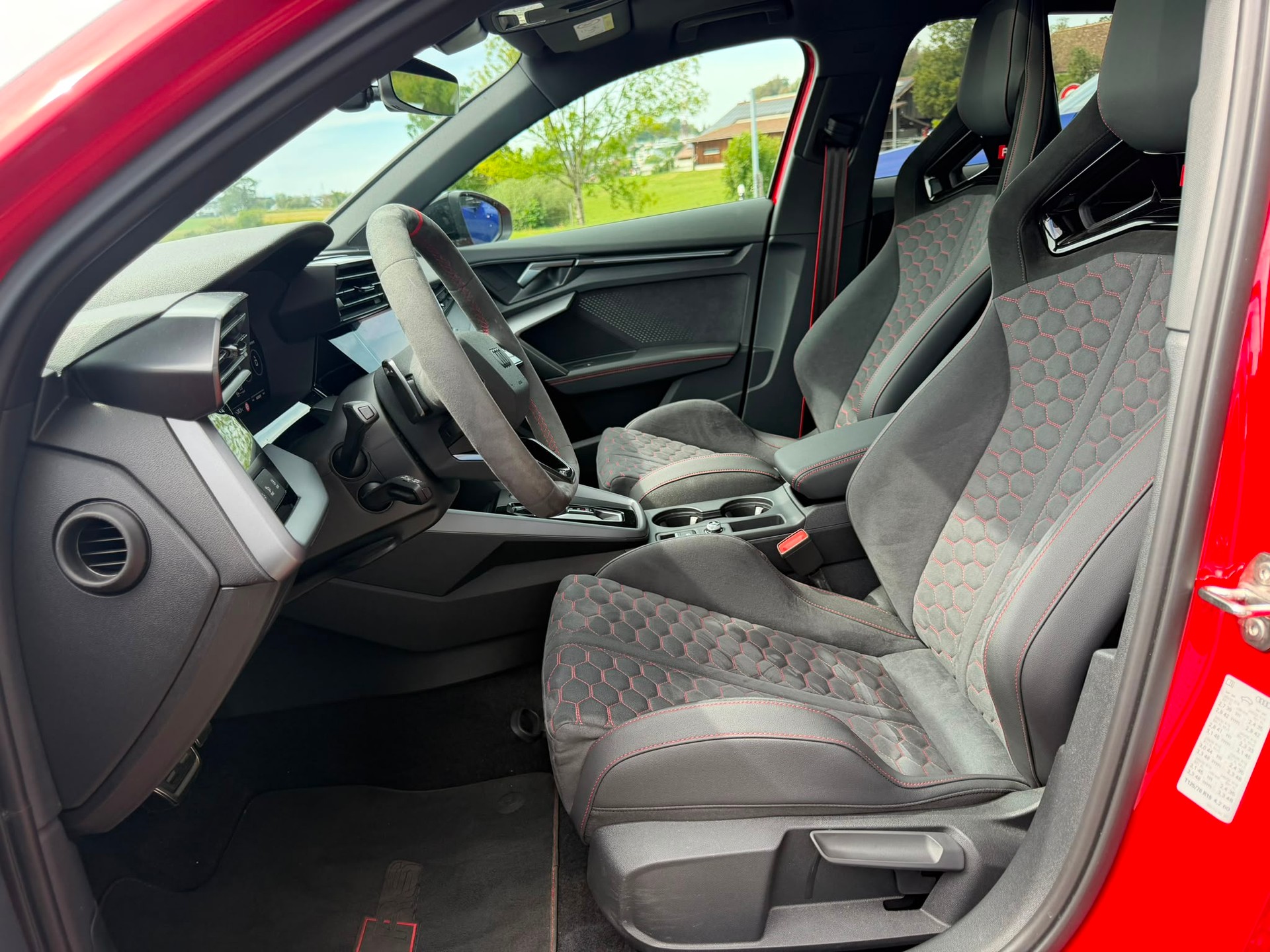 AUDI RS3 Sportback 2.5 TSI quattro S-tronic-image-8