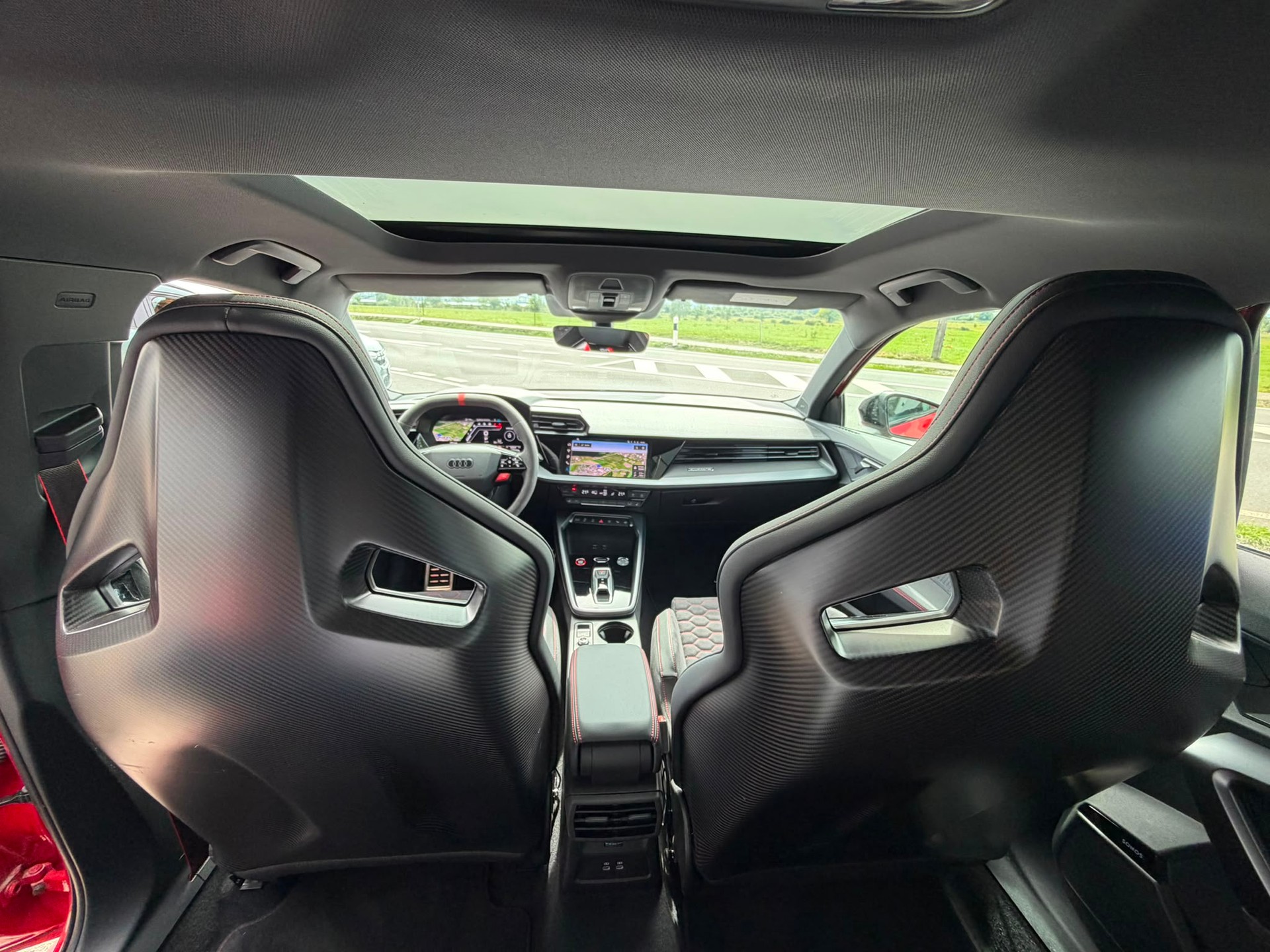 AUDI RS3 Sportback 2.5 TSI quattro S-tronic-image-11
