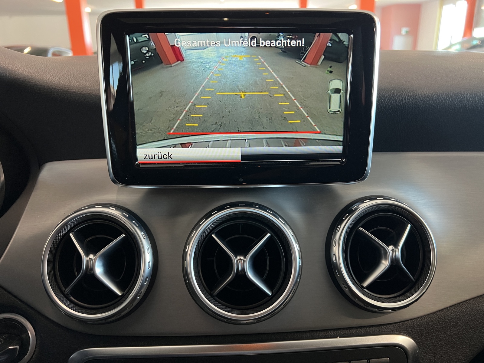 MERCEDES-BENZ GLA 250 AMG Line 4Matic 7G-DCT-image-14
