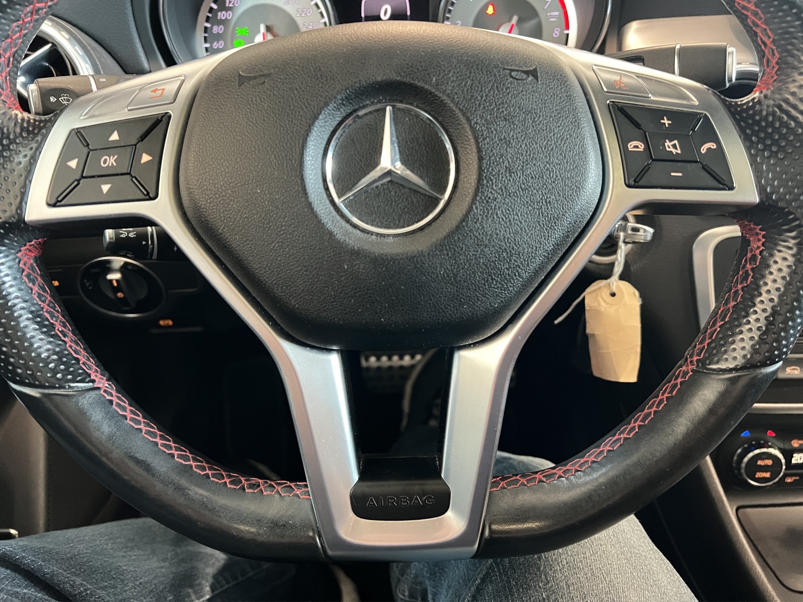 MERCEDES-BENZ GLA 250 AMG Line 4Matic 7G-DCT-image-17