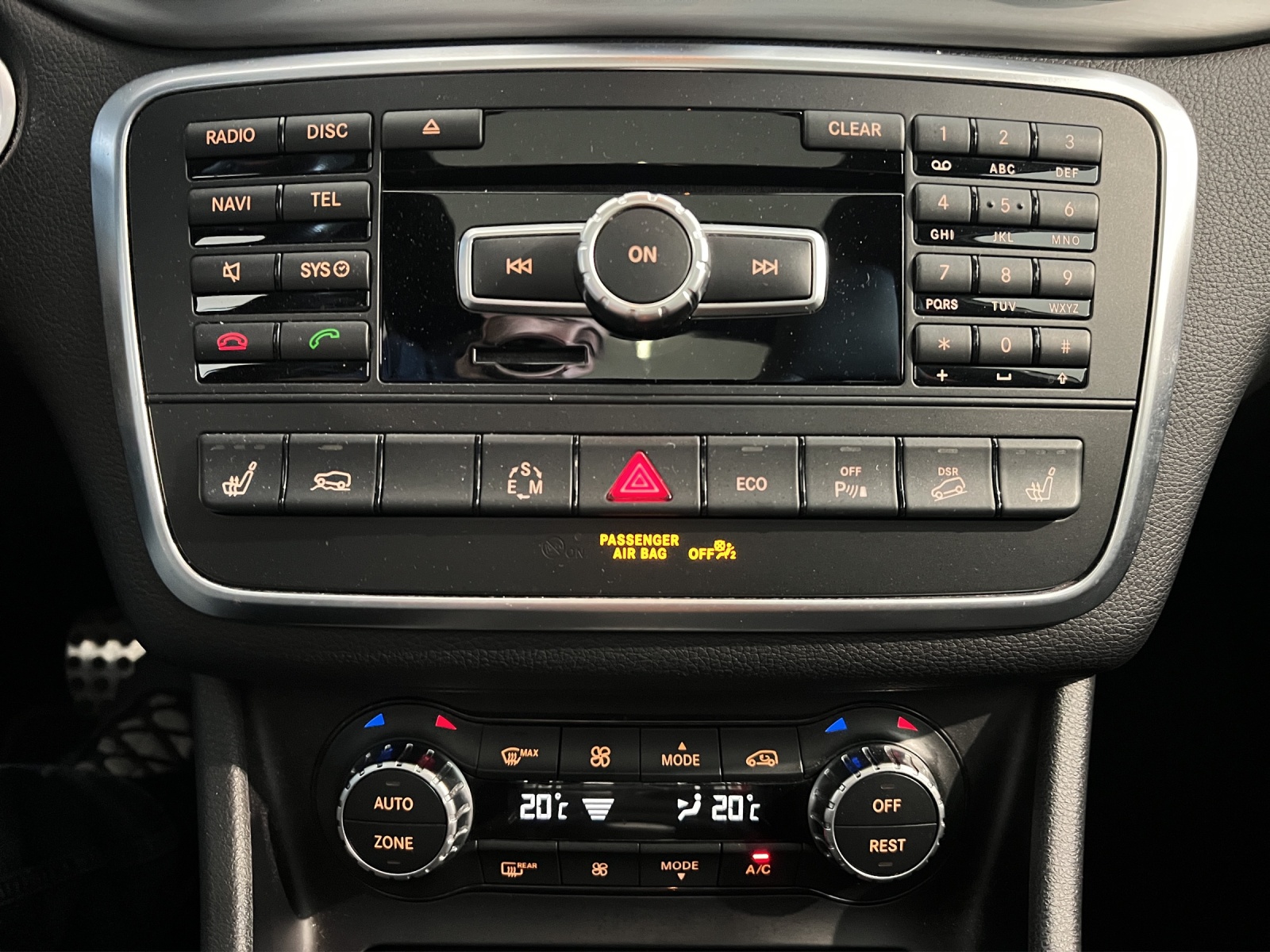 MERCEDES-BENZ GLA 250 AMG Line 4Matic 7G-DCT-image-15
