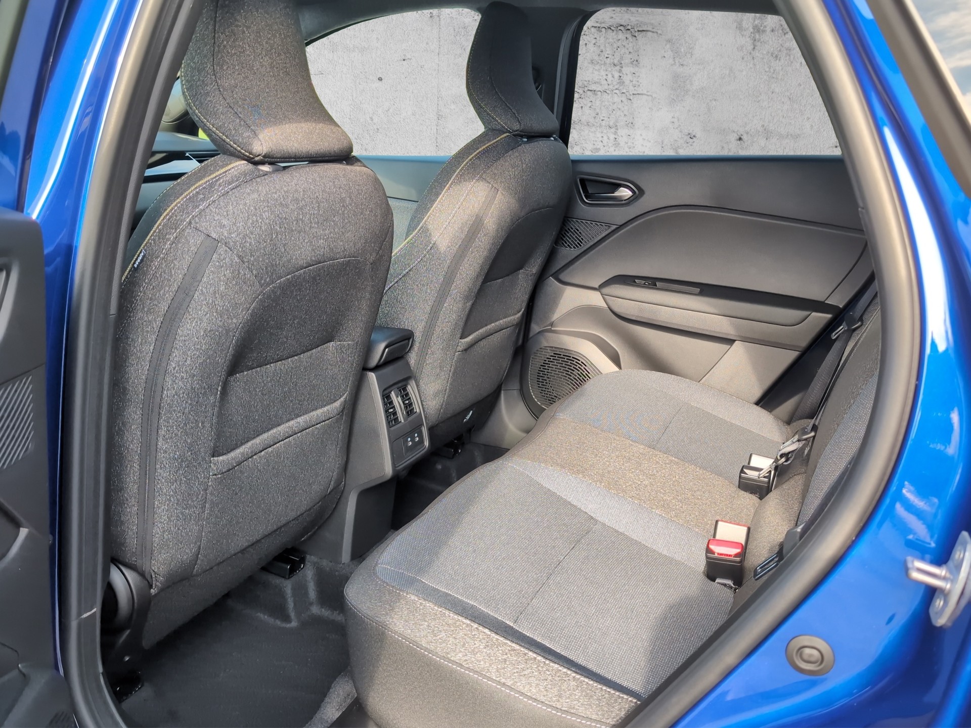 MITSUBISHI Grandis 1.3 MH Intense Edition-image-12