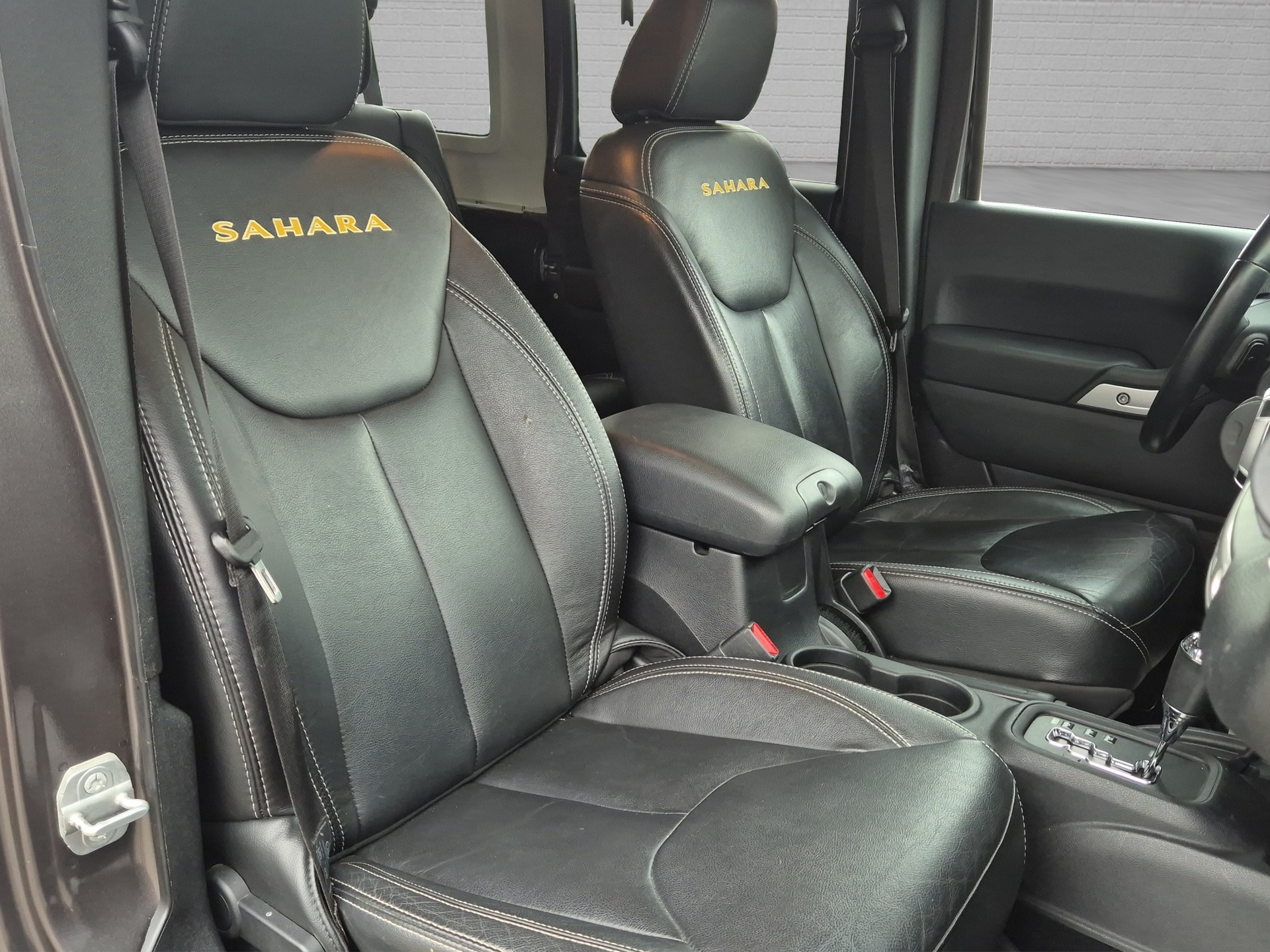JEEP Wrangler 2.8CRD Unlimited Sahara Automatic-image-19