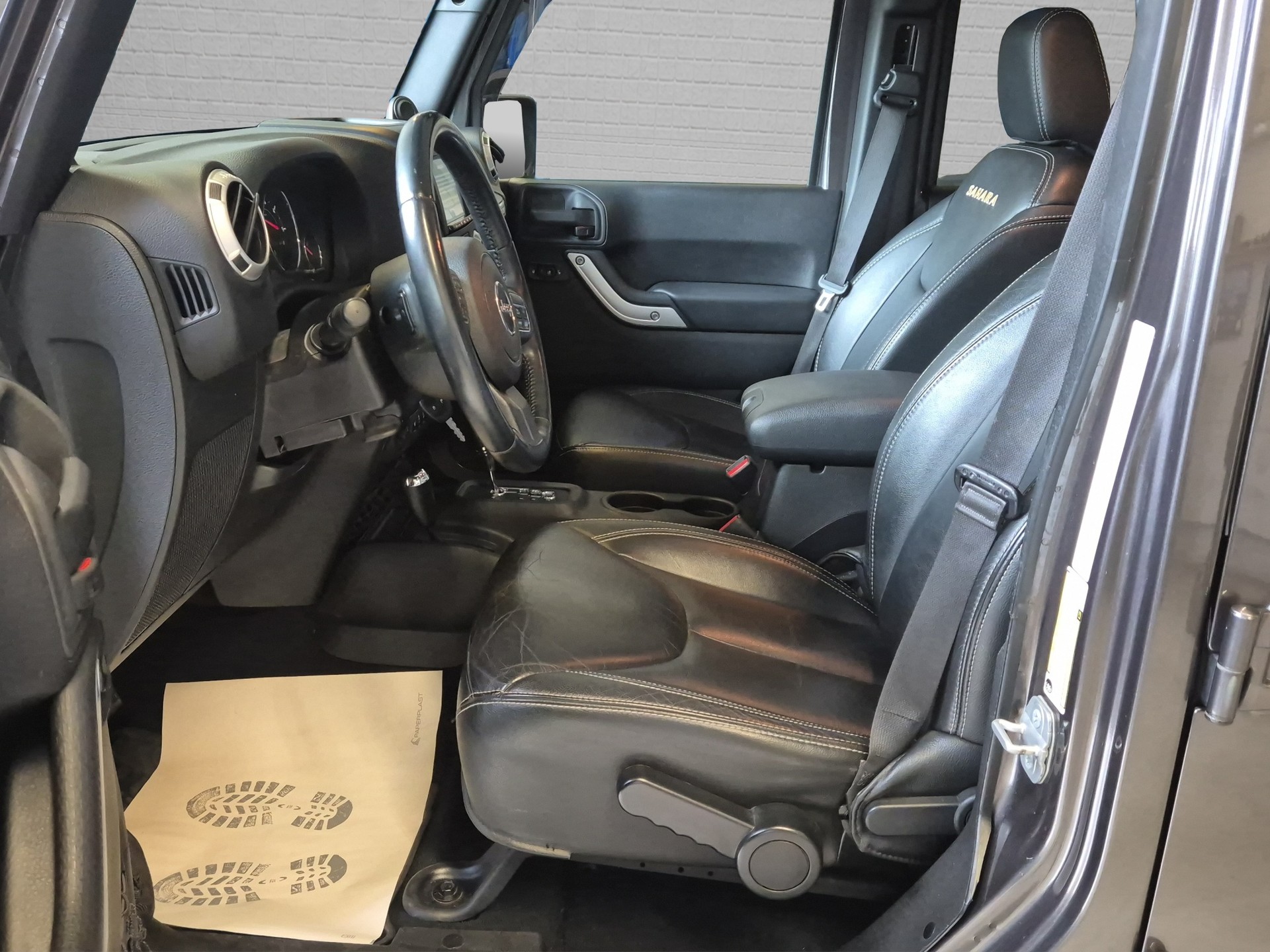 JEEP Wrangler 2.8CRD Unlimited Sahara Automatic-image-16