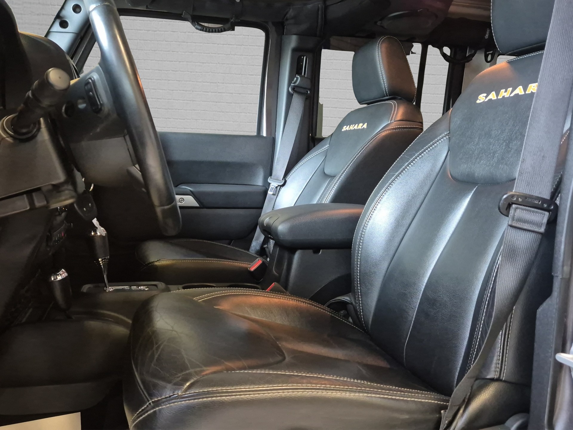 JEEP Wrangler 2.8CRD Unlimited Sahara Automatic-image-18