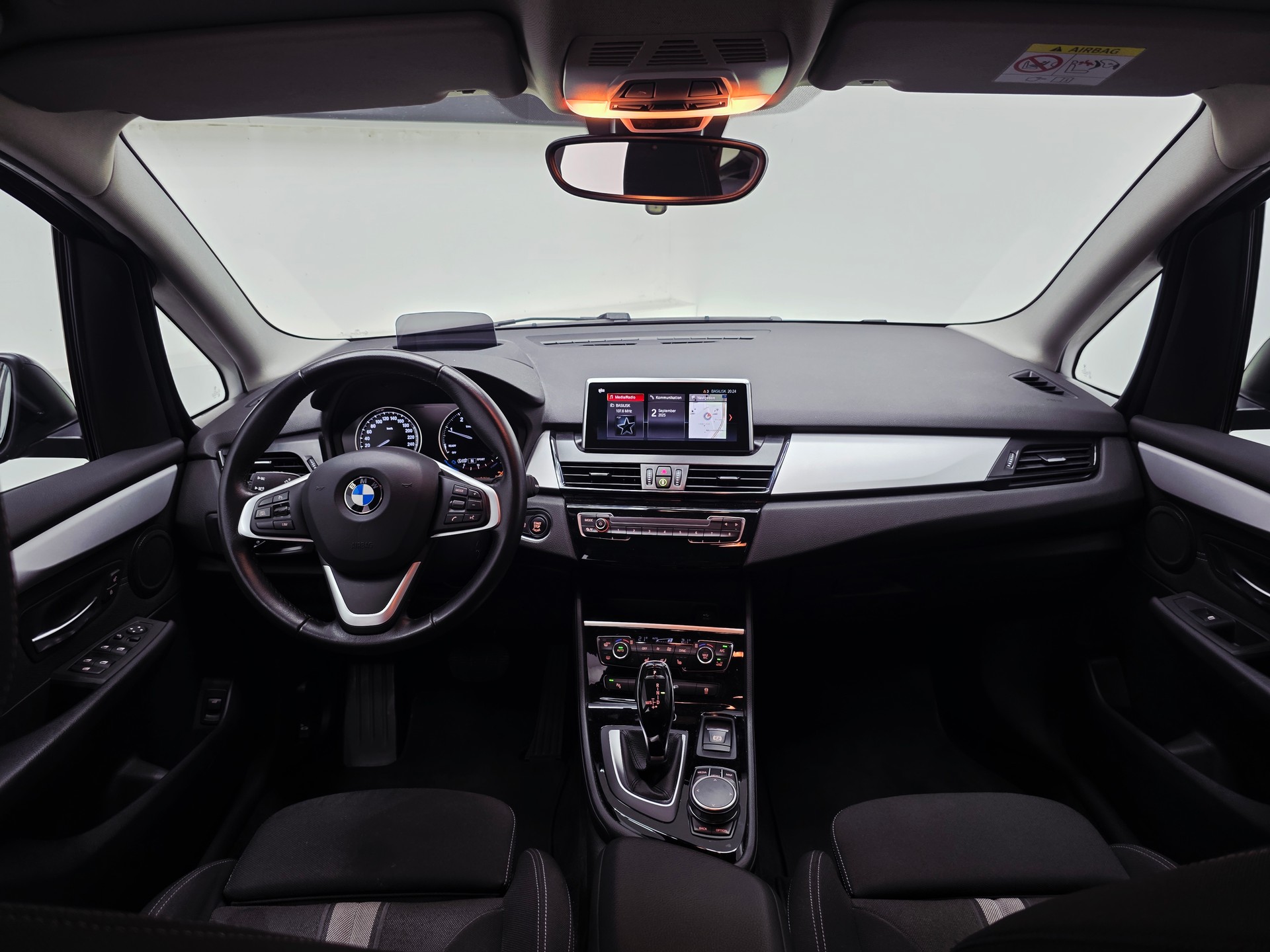 BMW 218d LCI 2.0 xDrive Gran Tourer Steptronic Fleet Edition*TOP AUSSTATTUNG*8 FACH*PANORAMA*AHK 1600KG*-image-11