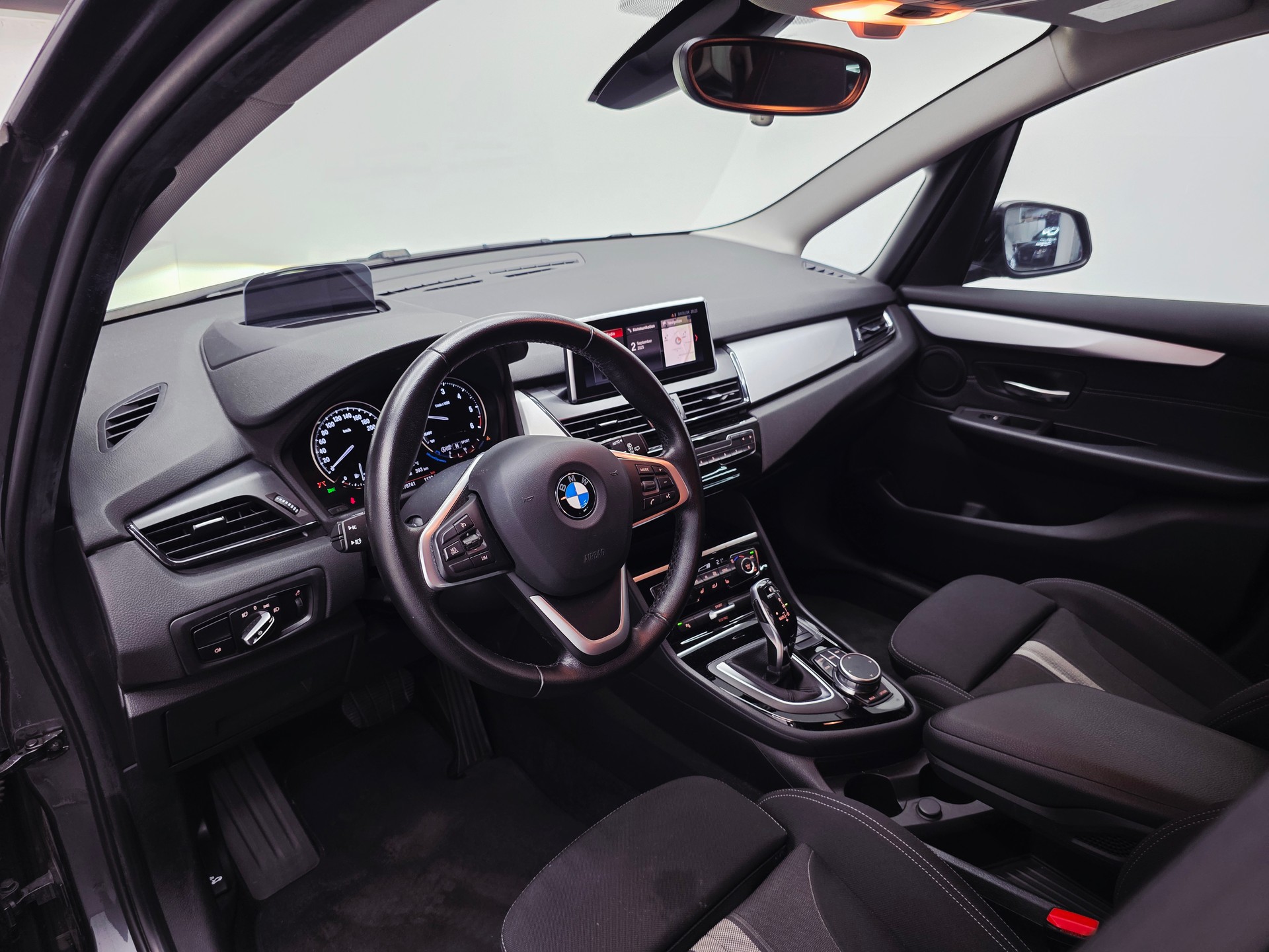 BMW 218d LCI 2.0 xDrive Gran Tourer Steptronic Fleet Edition*TOP AUSSTATTUNG*8 FACH*PANORAMA*AHK 1600KG*-image-9