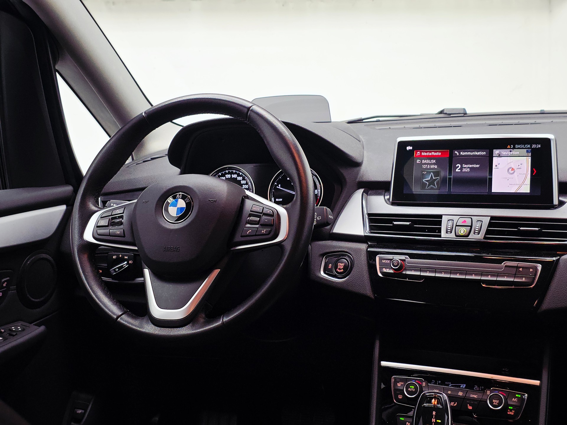 BMW 218d LCI 2.0 xDrive Gran Tourer Steptronic Fleet Edition*TOP AUSSTATTUNG*8 FACH*PANORAMA*AHK 1600KG*-image-12
