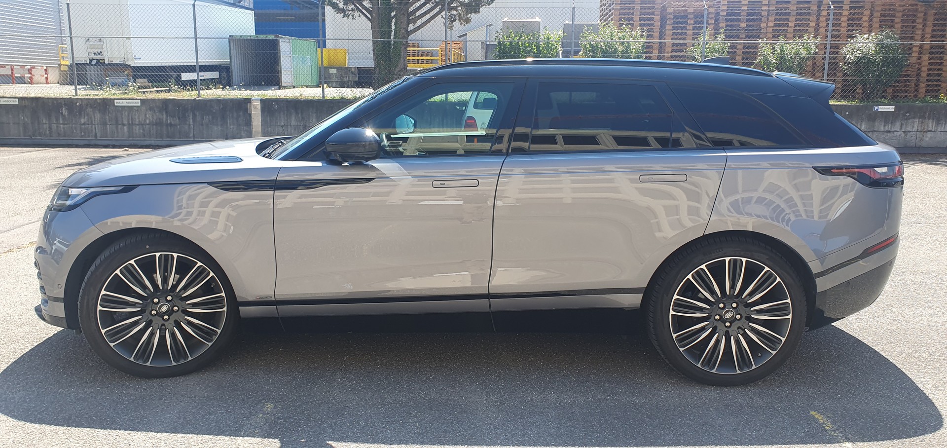 LAND ROVER 2.0 T 300 R-Dynamic HSE-image-4