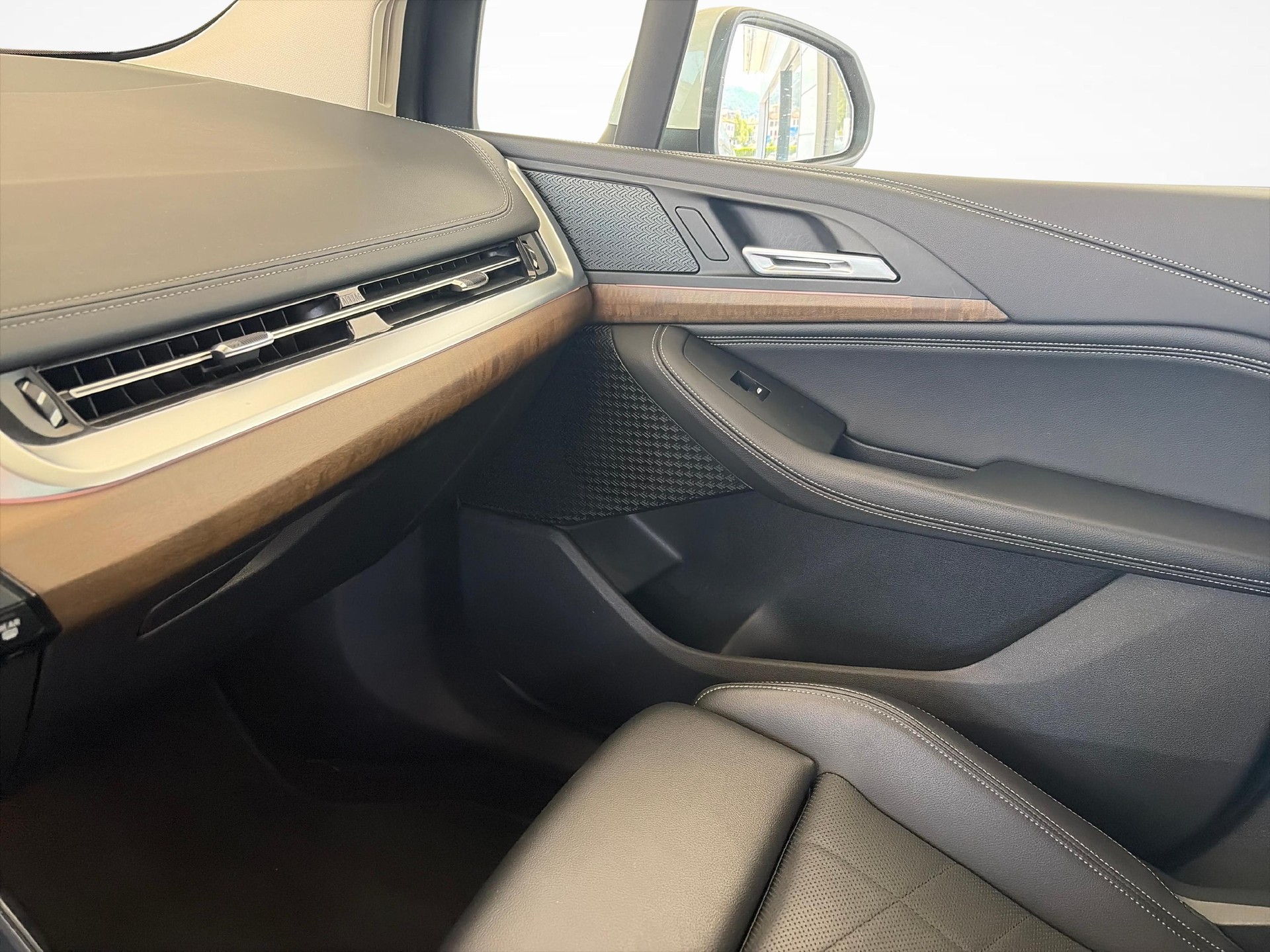 BMW 218d SDKG Active Tourer-image-17