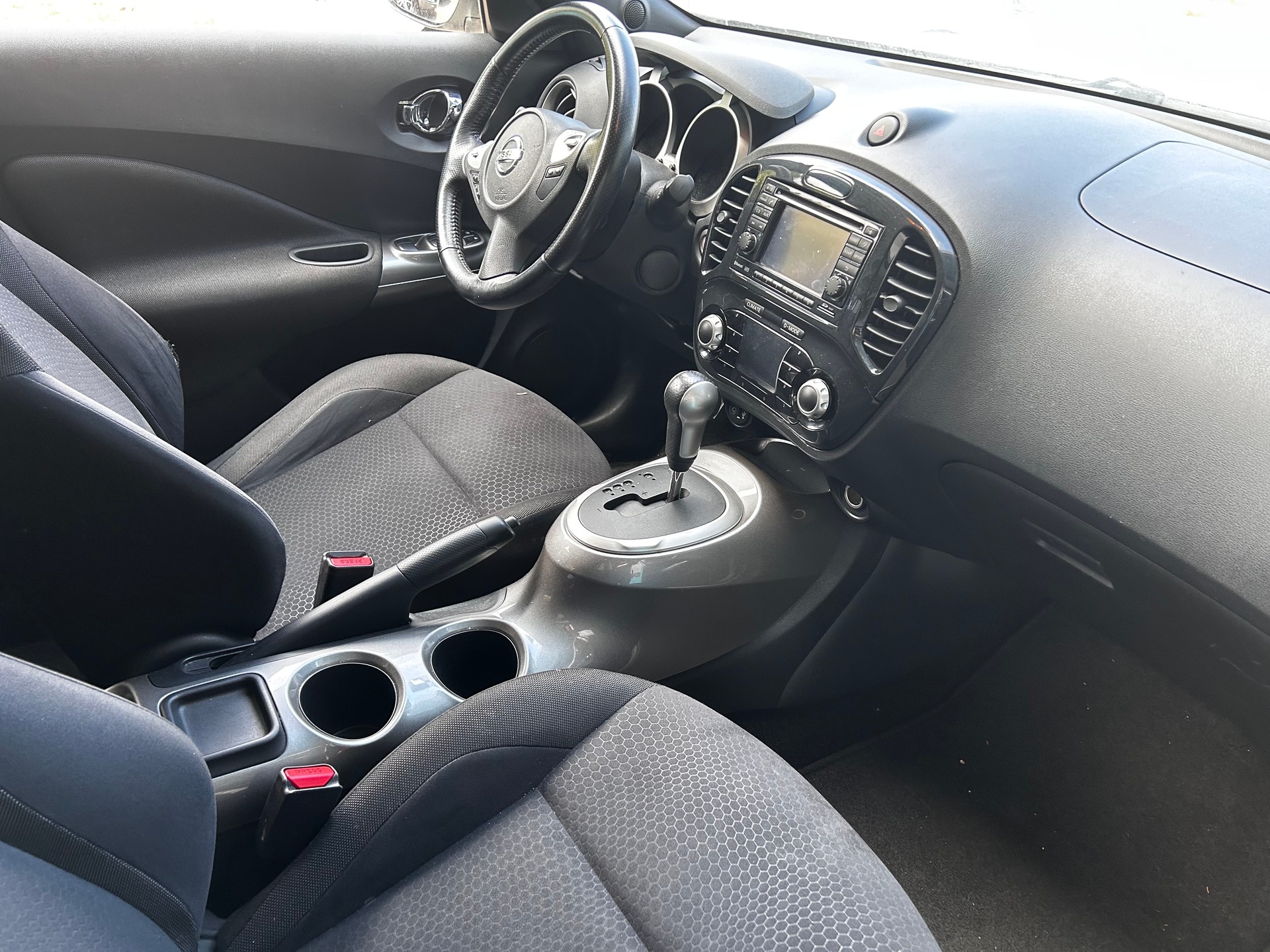 NISSAN Juke 1.6 DIG-T tekna 4x4 Xtronic M-CVT-image-8