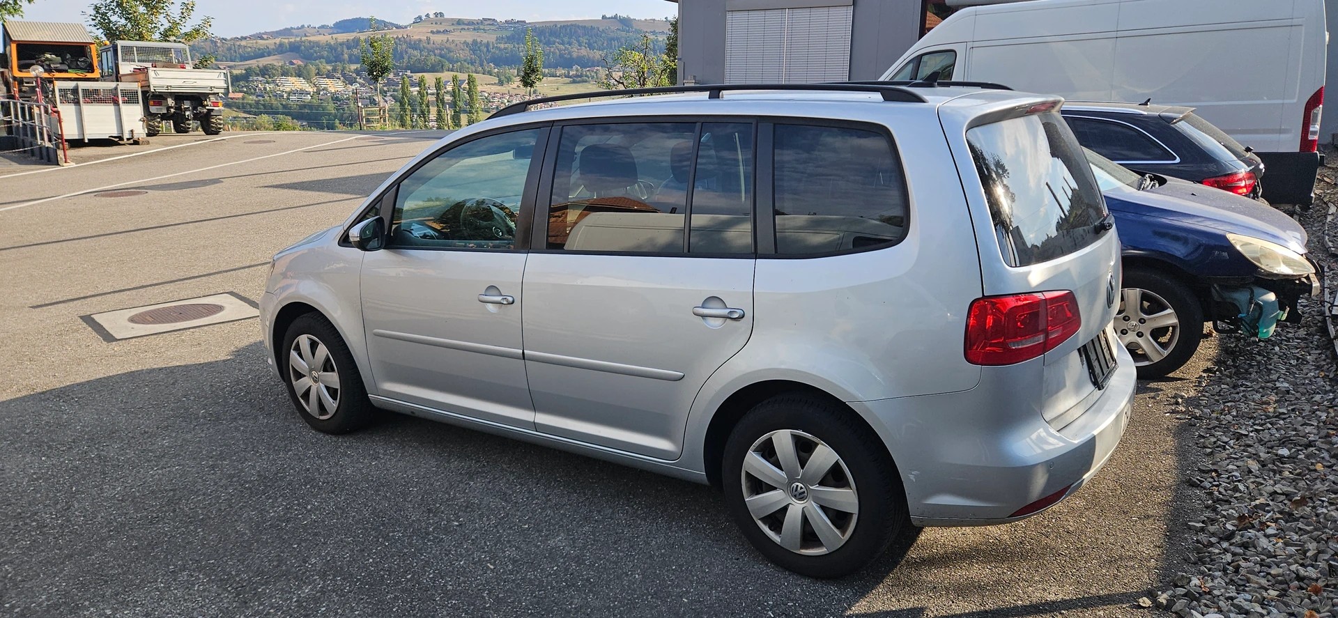 VW Touran 1.6 TDI BlueMotion Technology Trendline DSG-image-4