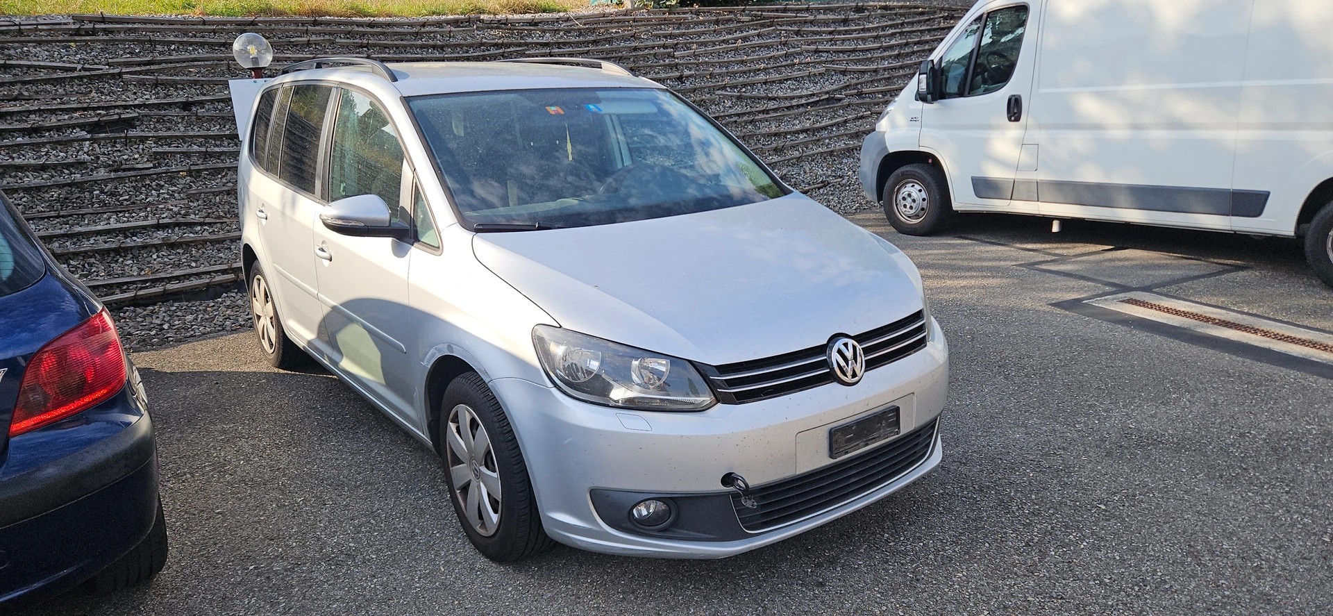 VW Touran 1.6 TDI BlueMotion Technology Trendline DSG-image-3