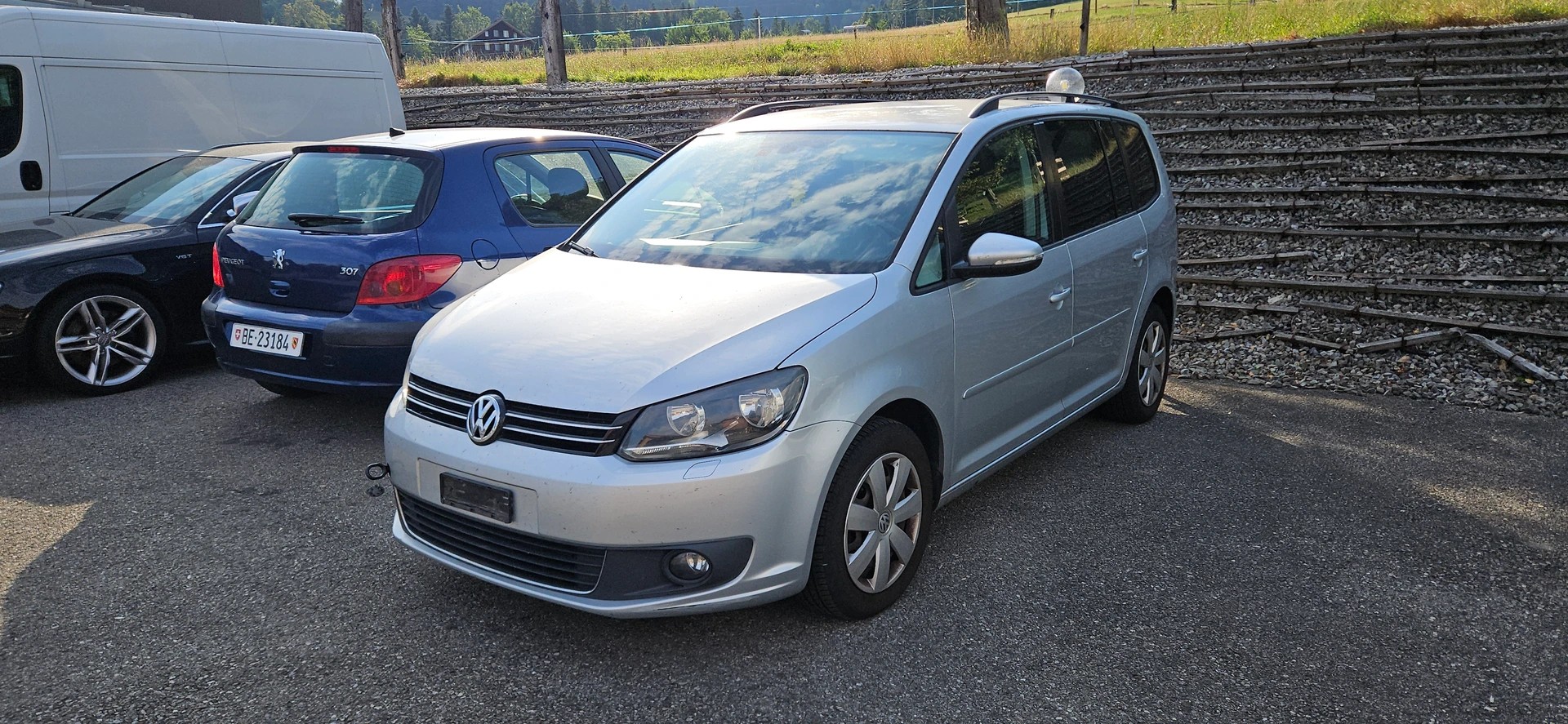 VW Touran 1.6 TDI BlueMotion Technology Trendline DSG-image-1