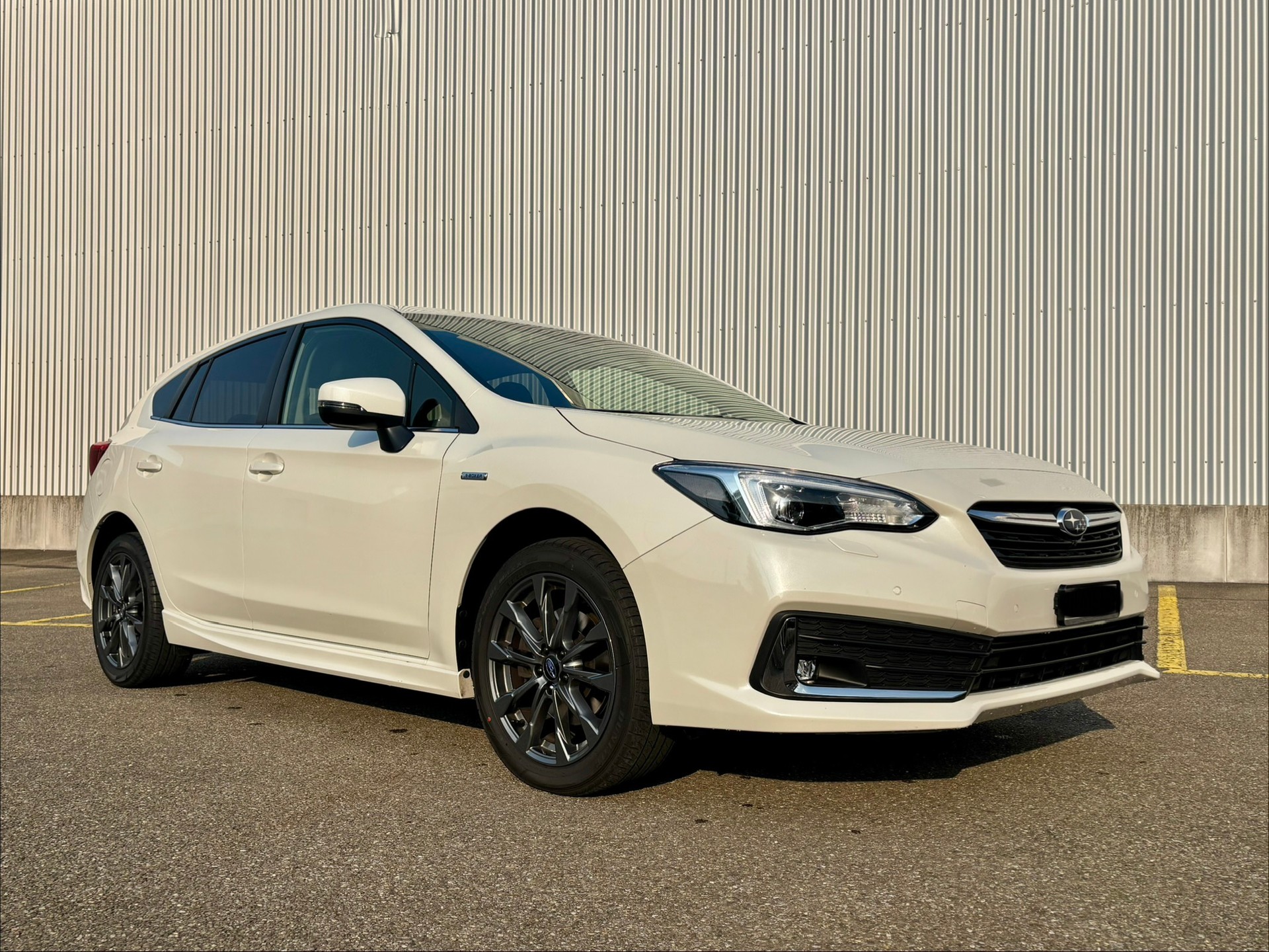 SUBARU 2.0i e-Boxer Swiss Plus