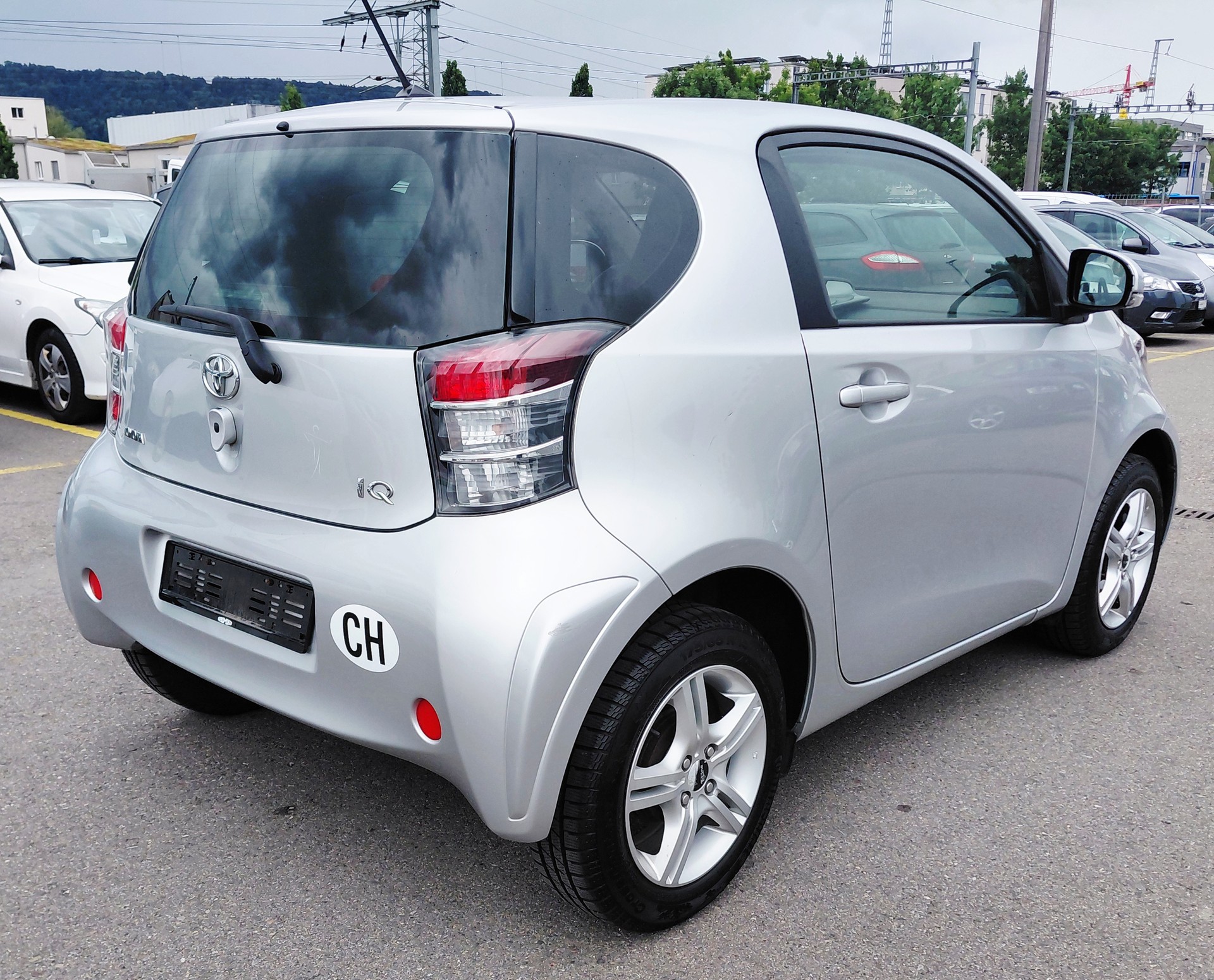 TOYOTA iQ 1.0 VVT-i Linea Sol Multidrive-image-6