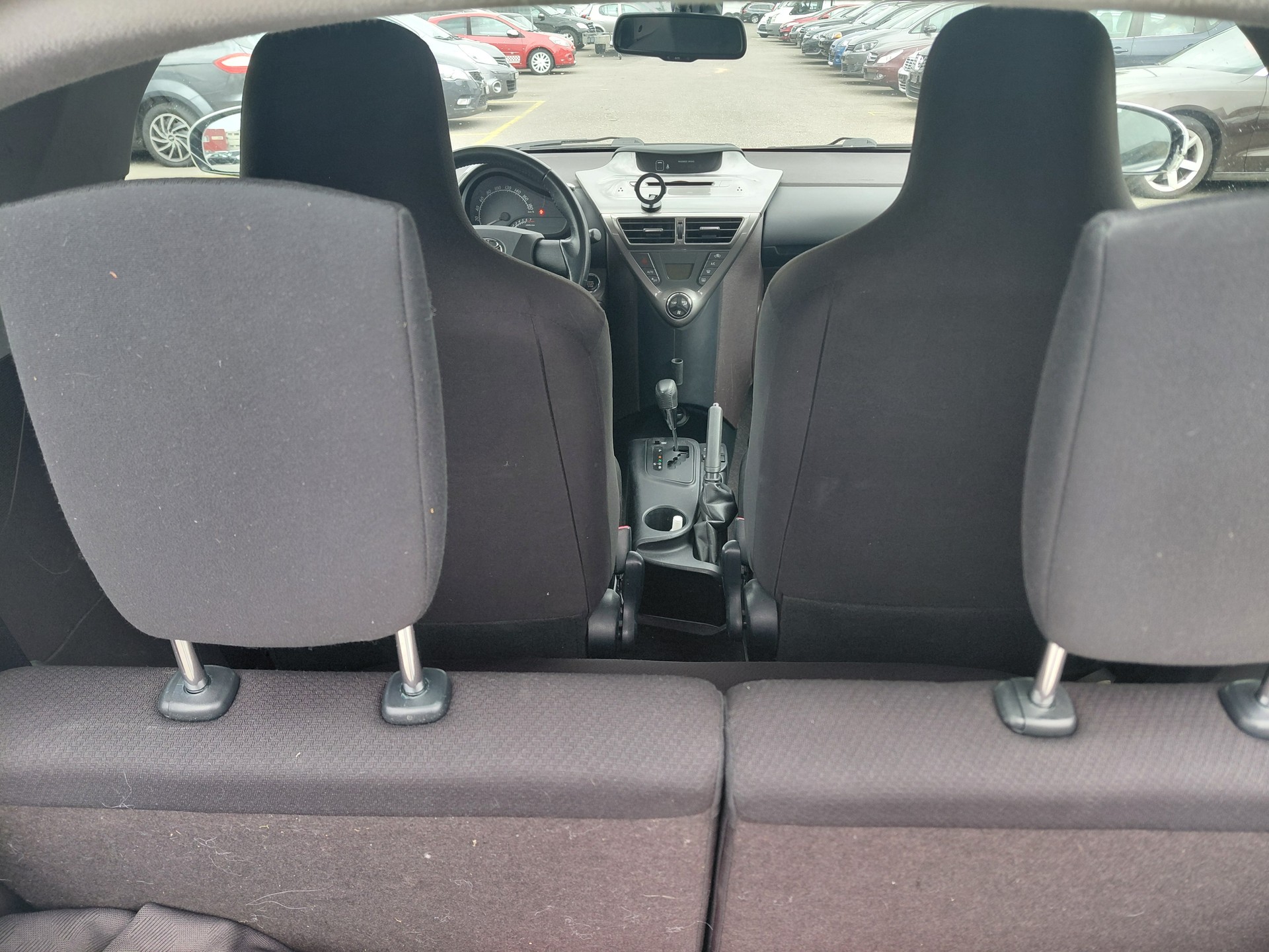 TOYOTA iQ 1.0 VVT-i Linea Sol Multidrive-image-8