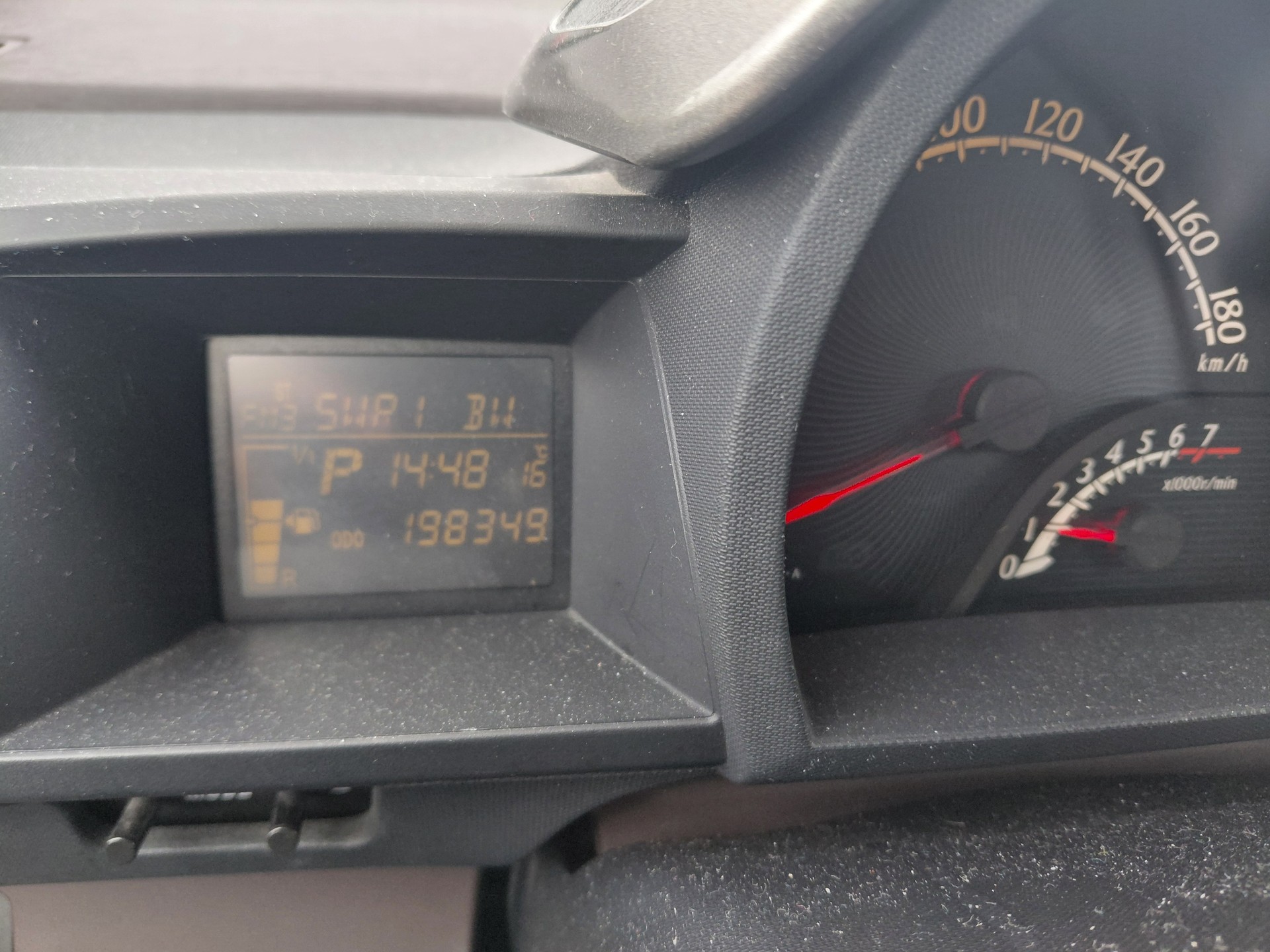 TOYOTA iQ 1.0 VVT-i Linea Sol Multidrive-image-12