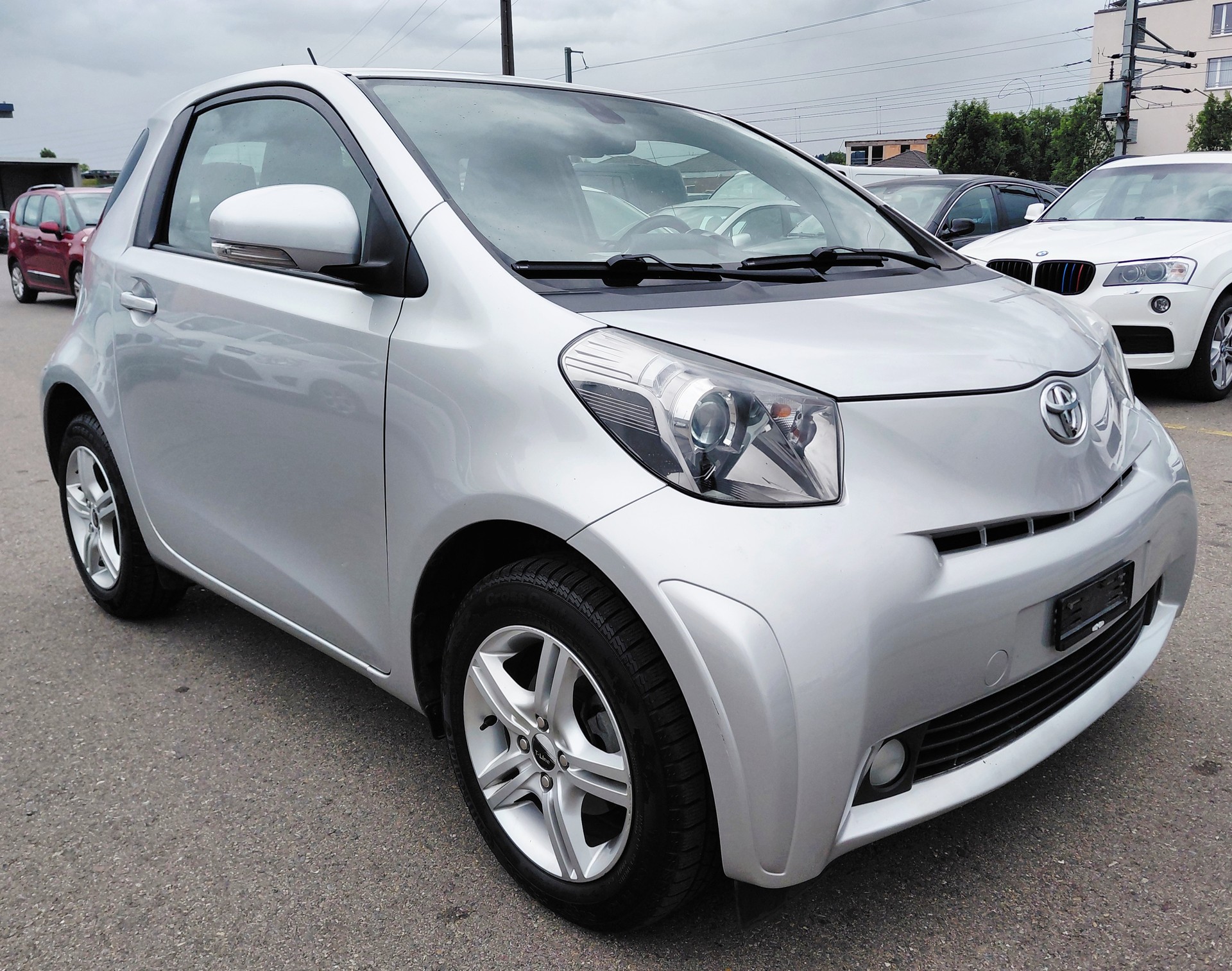 TOYOTA iQ 1.0 VVT-i Linea Sol Multidrive-image-2