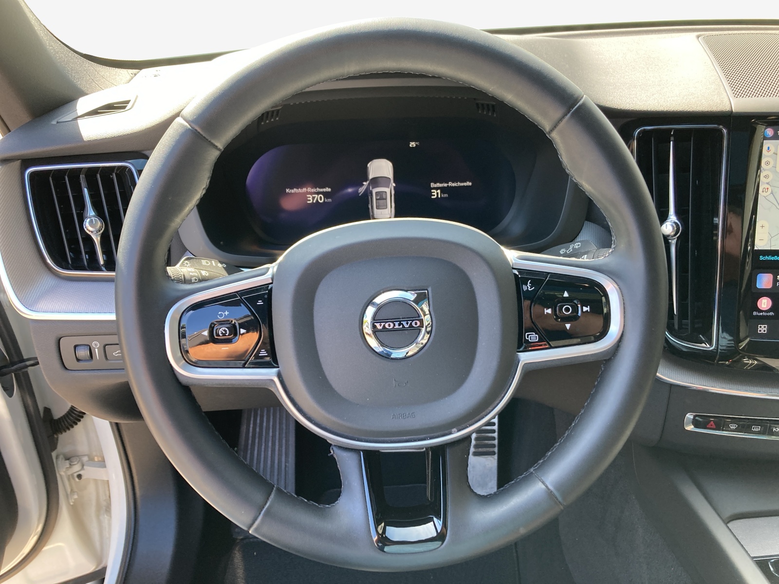 VOLVO XC60 T8 eAWD R-Design Geartronic-image-10