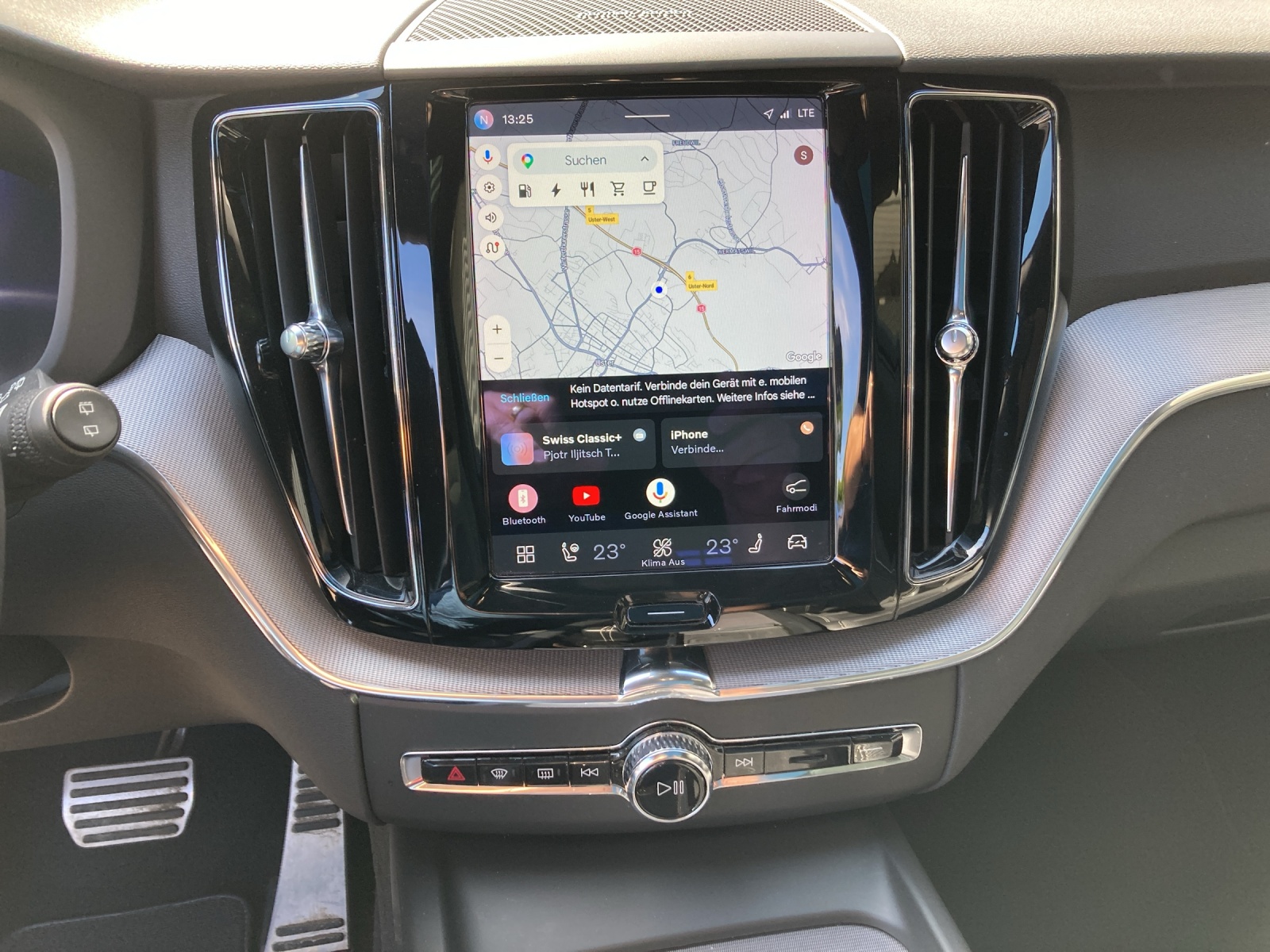 VOLVO XC60 T8 eAWD R-Design Geartronic-image-11