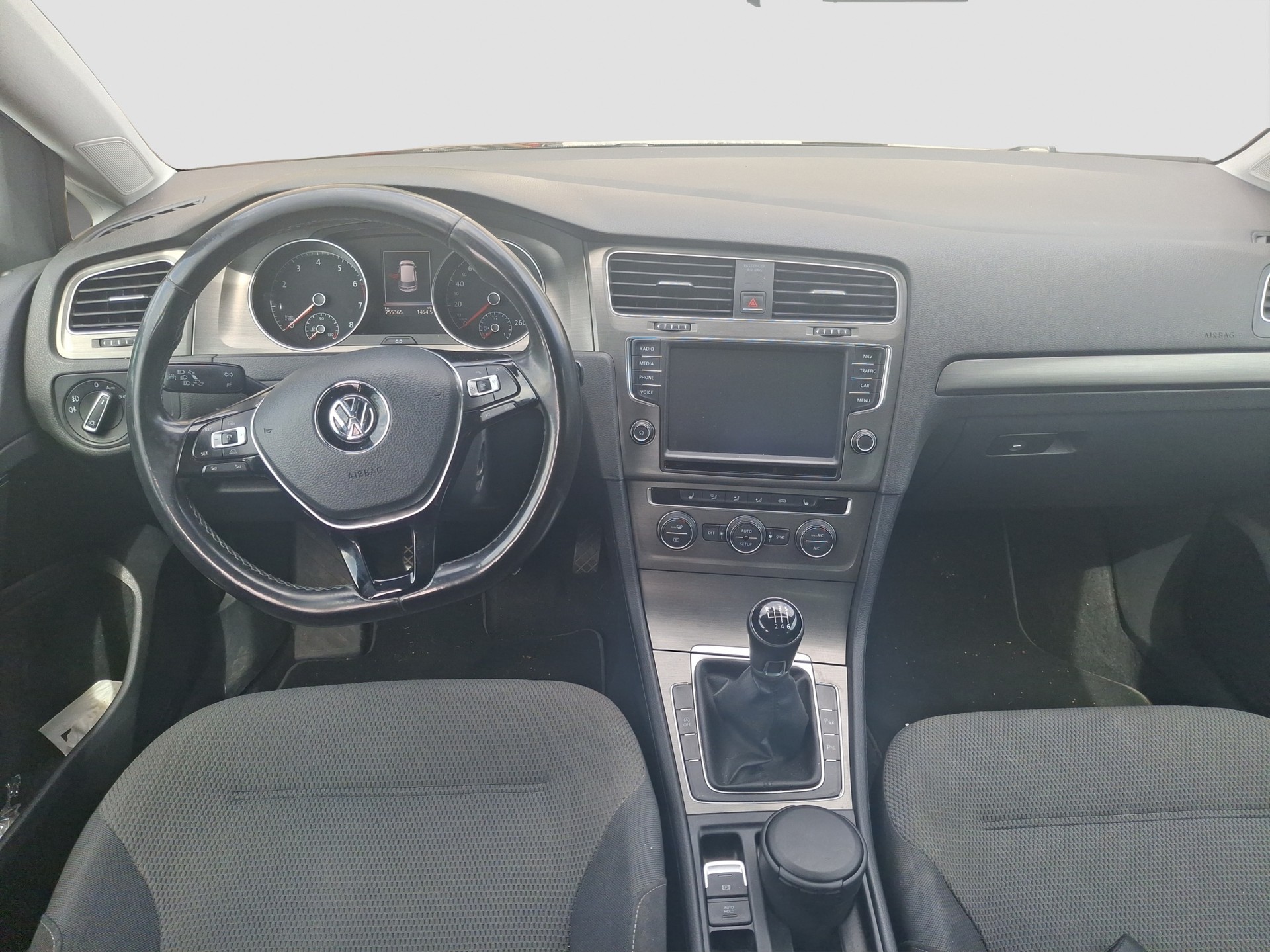 VW Golf 1.4 TSI Trendline-image-9