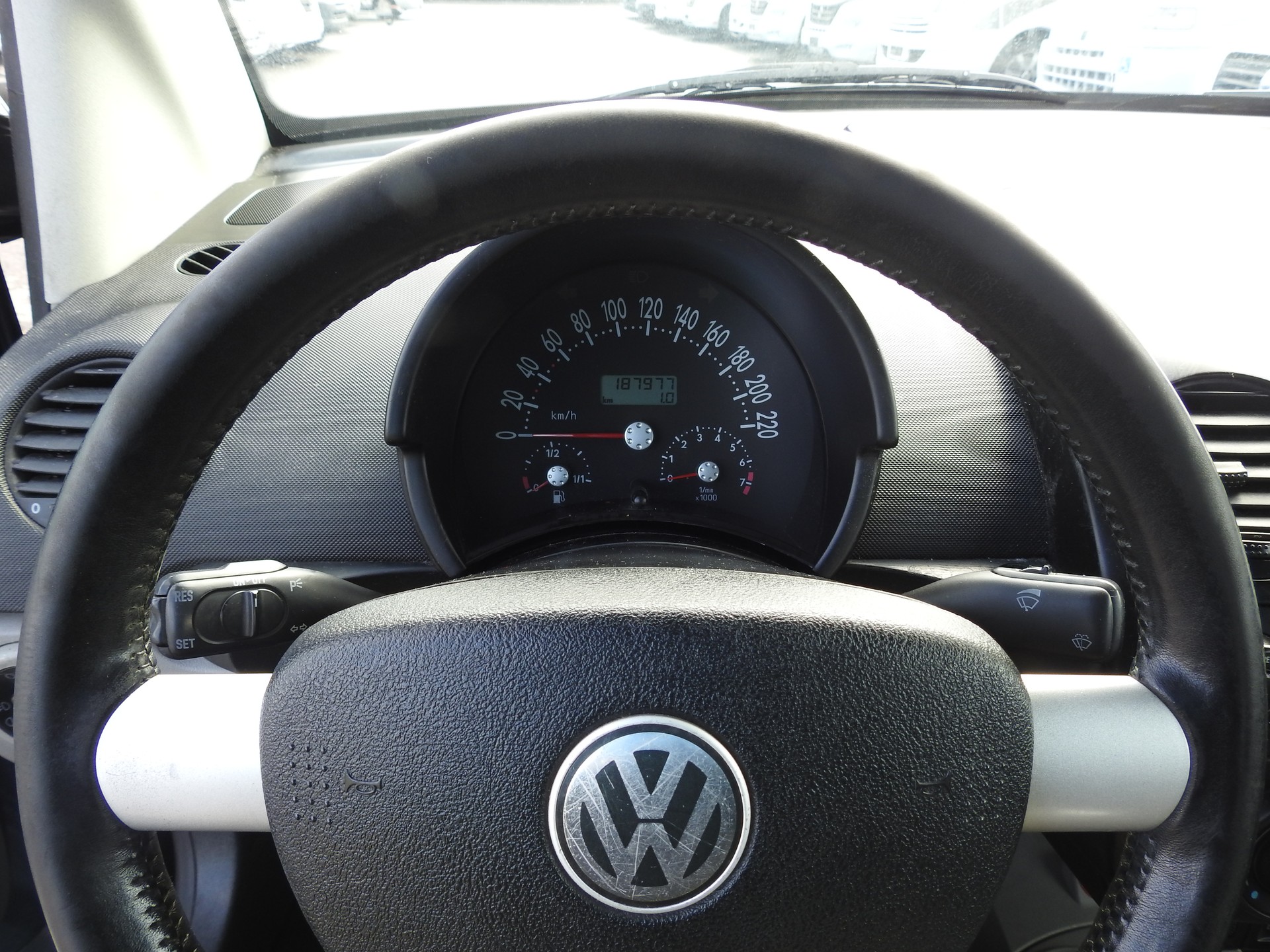VW Beetle Cabrio 1.6-image-21