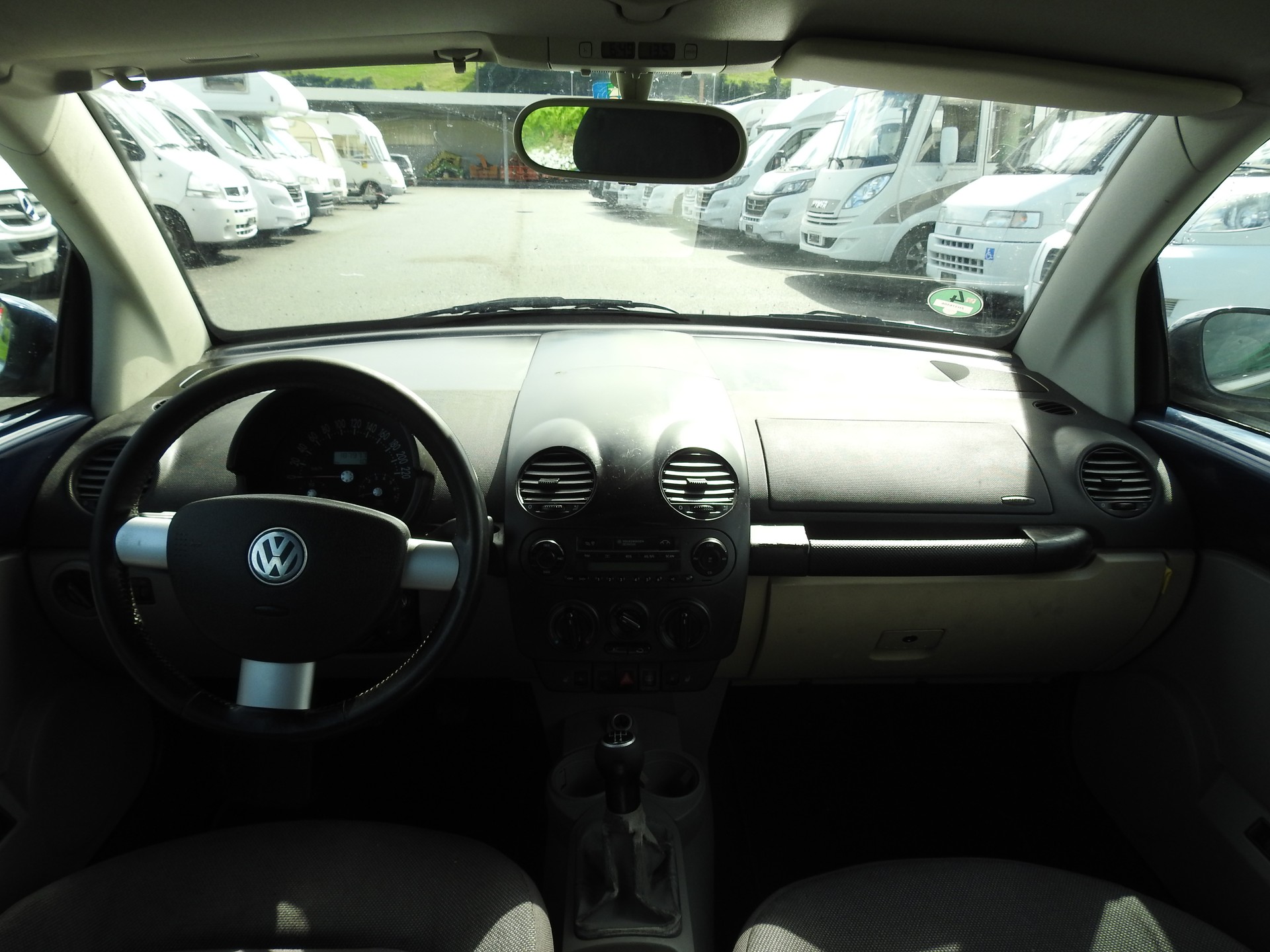 VW Beetle Cabrio 1.6-image-13