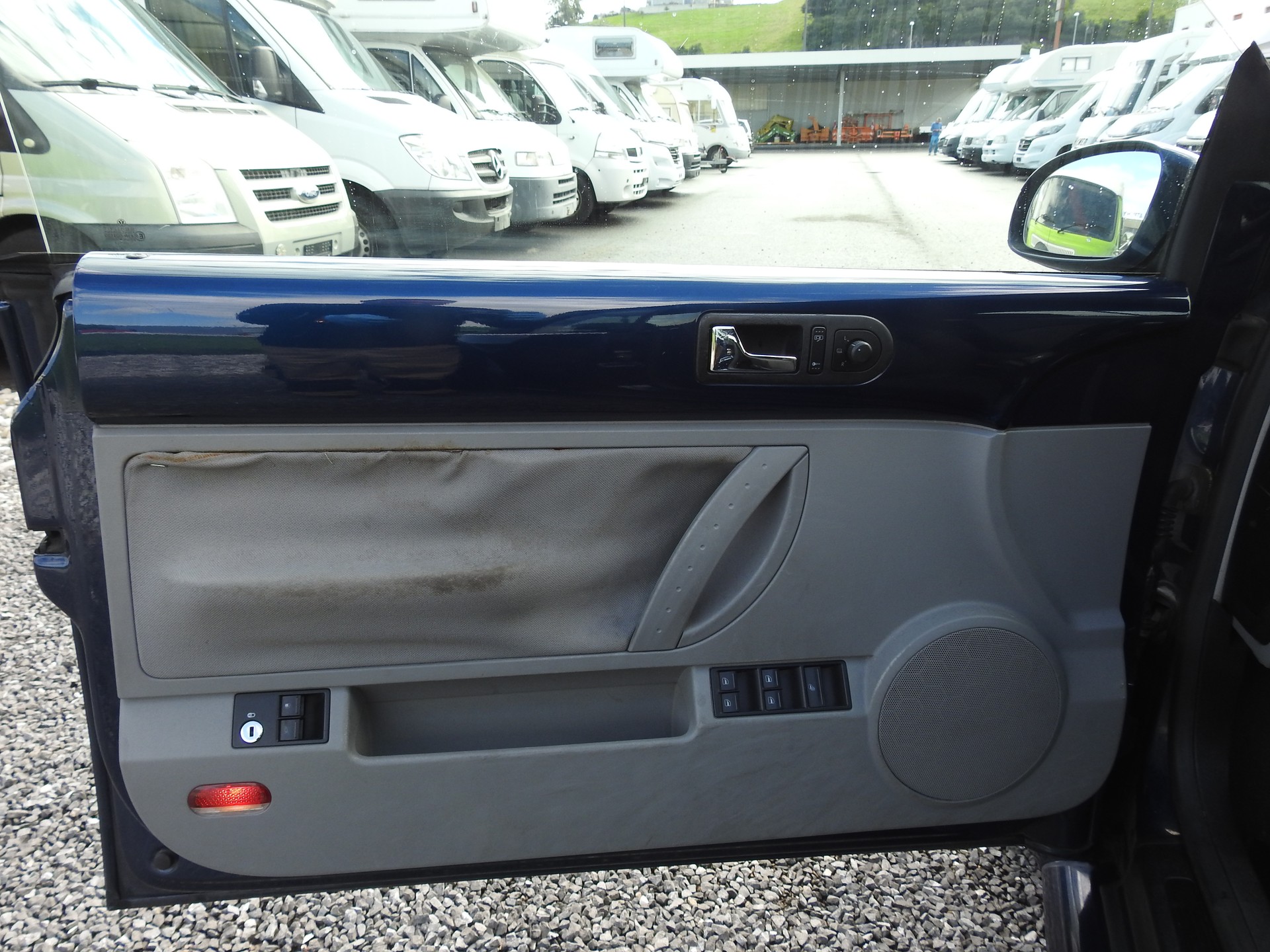 VW Beetle Cabrio 1.6-image-9