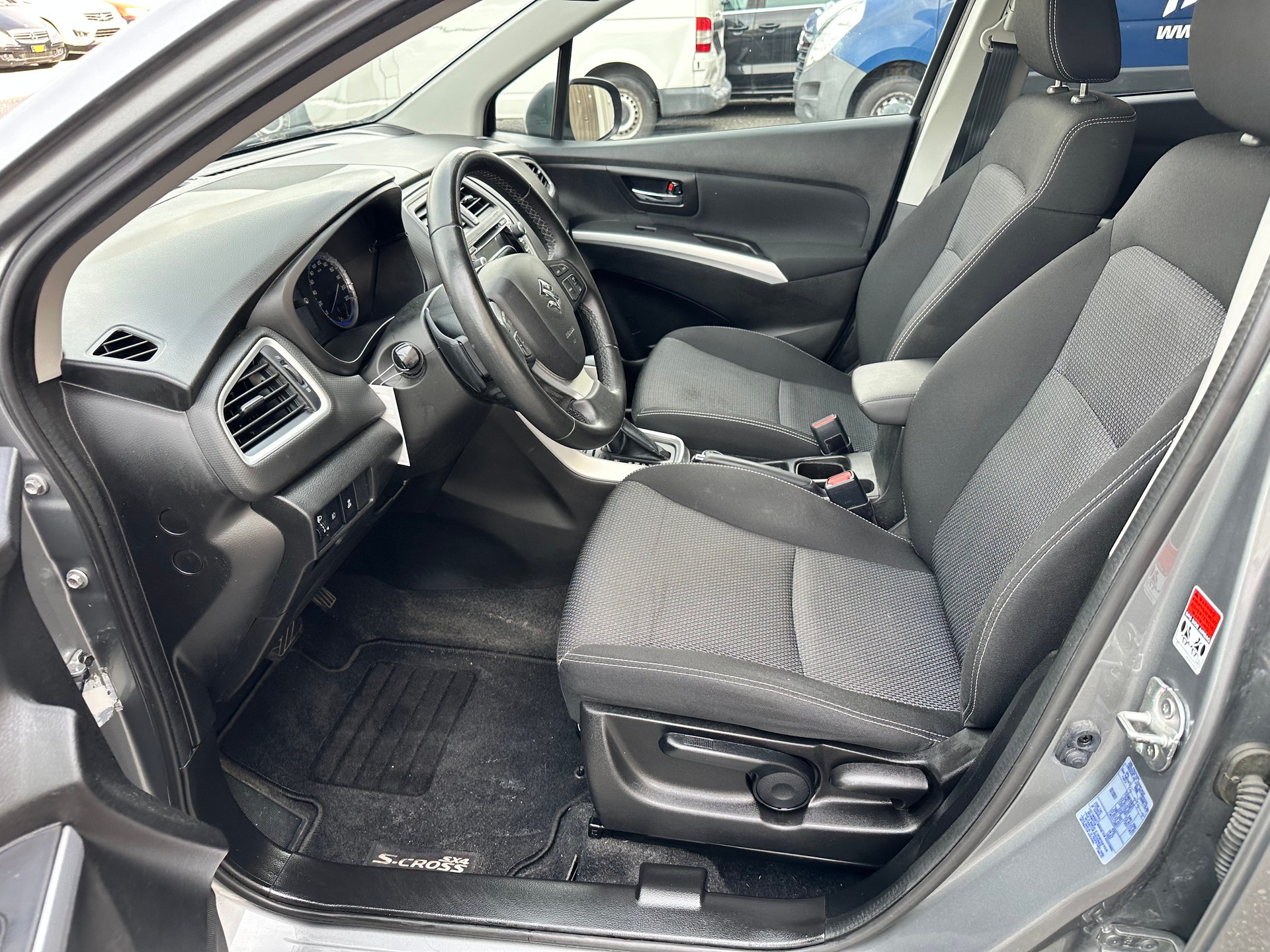 SUZUKI SX4 S-Cross 1.6 16V Compact Top 4WD CVT7-image-12