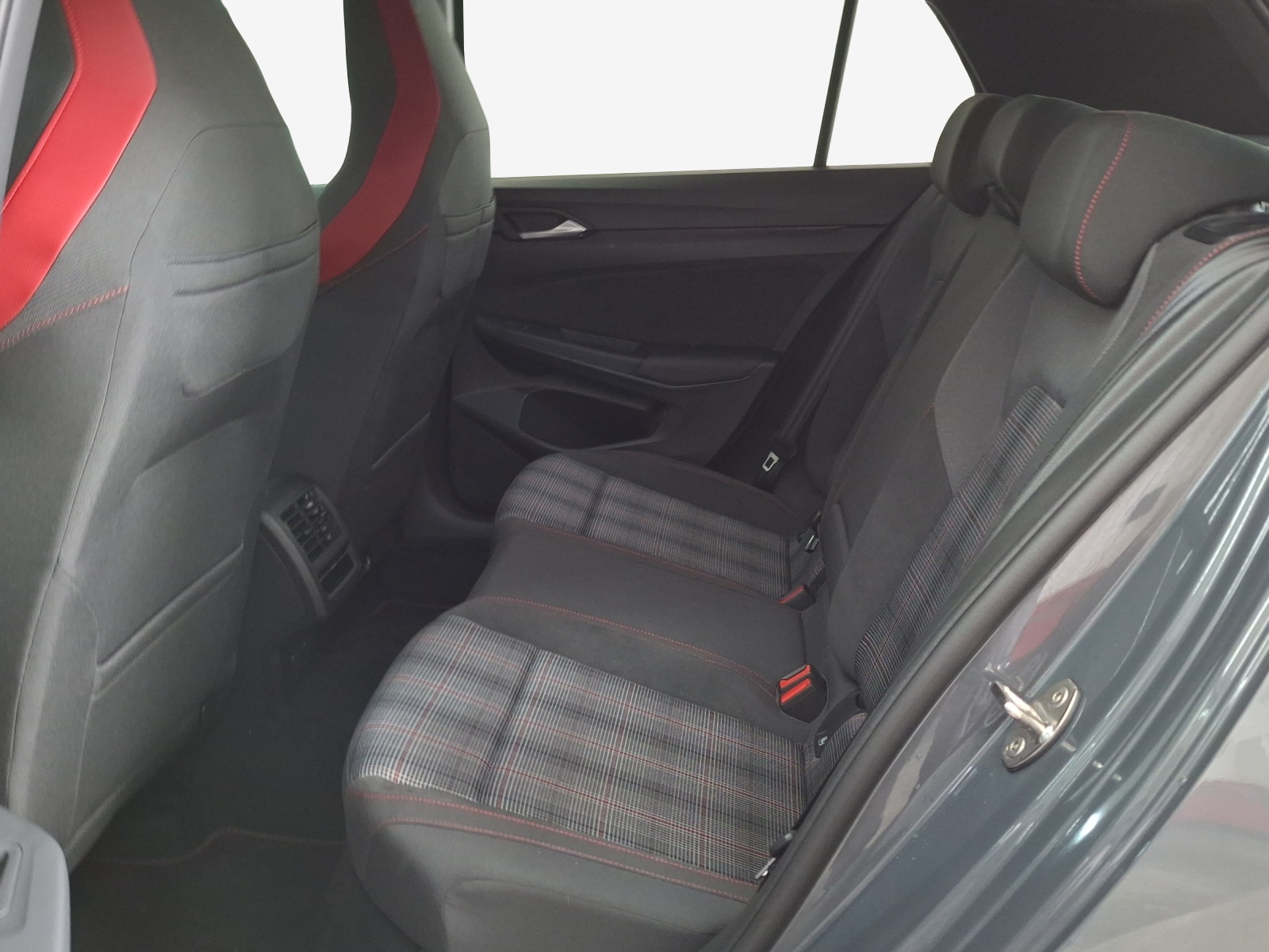 VW Golf 2.0 TSI GTI DSG-image-11
