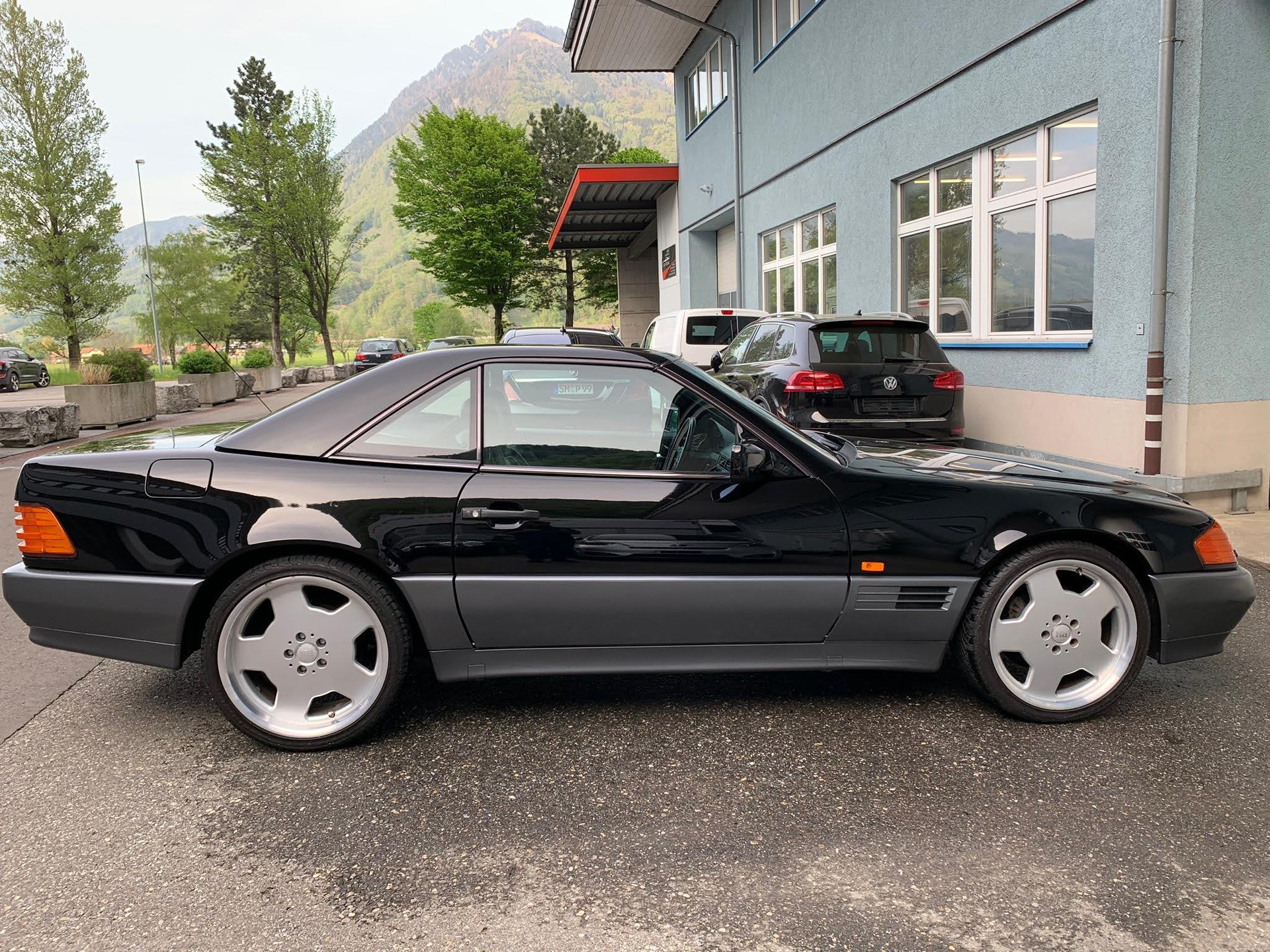 MERCEDES-BENZ R129-image-2