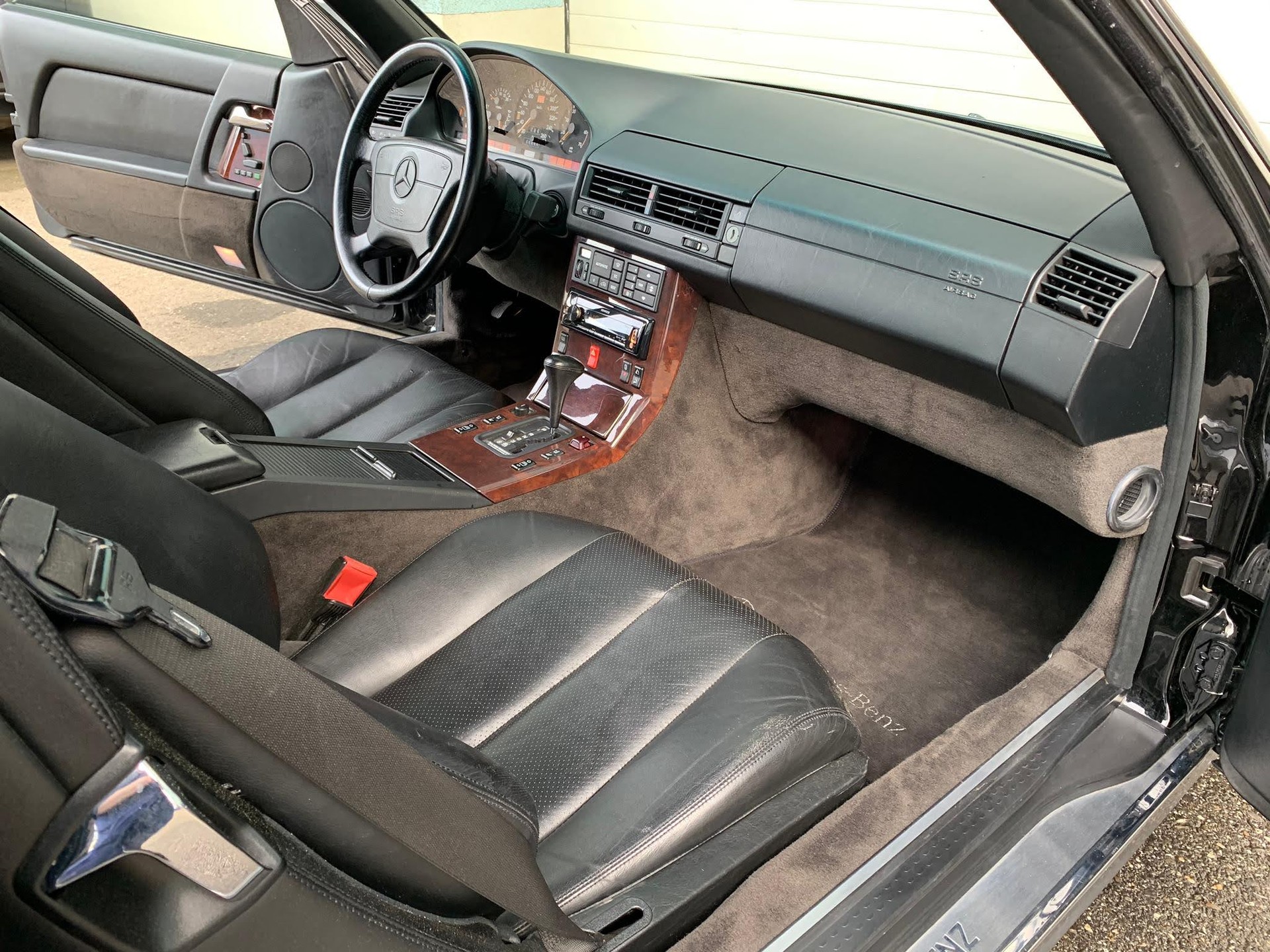 MERCEDES-BENZ SL 500 V8-image-4