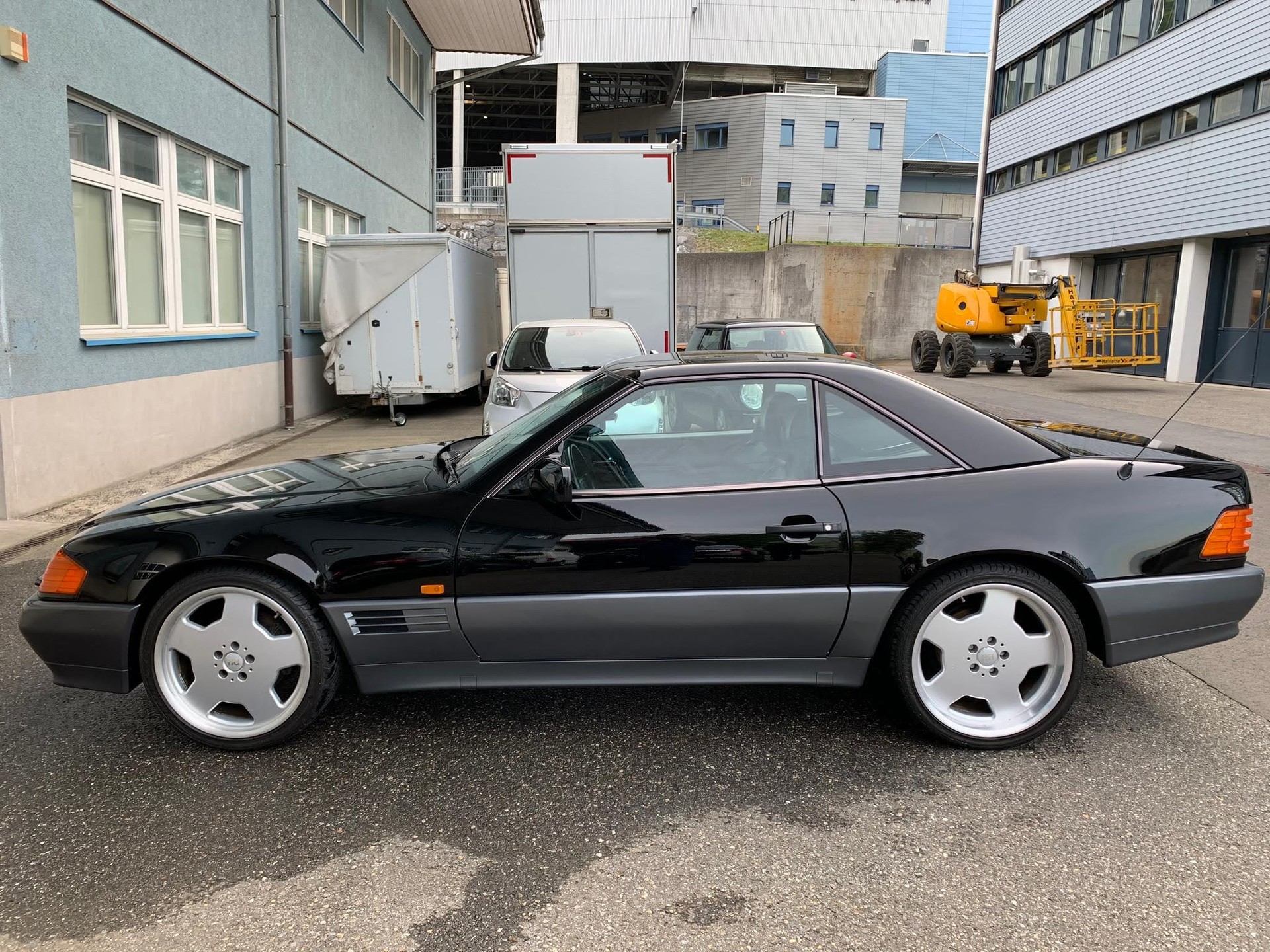 MERCEDES-BENZ R129-image-5