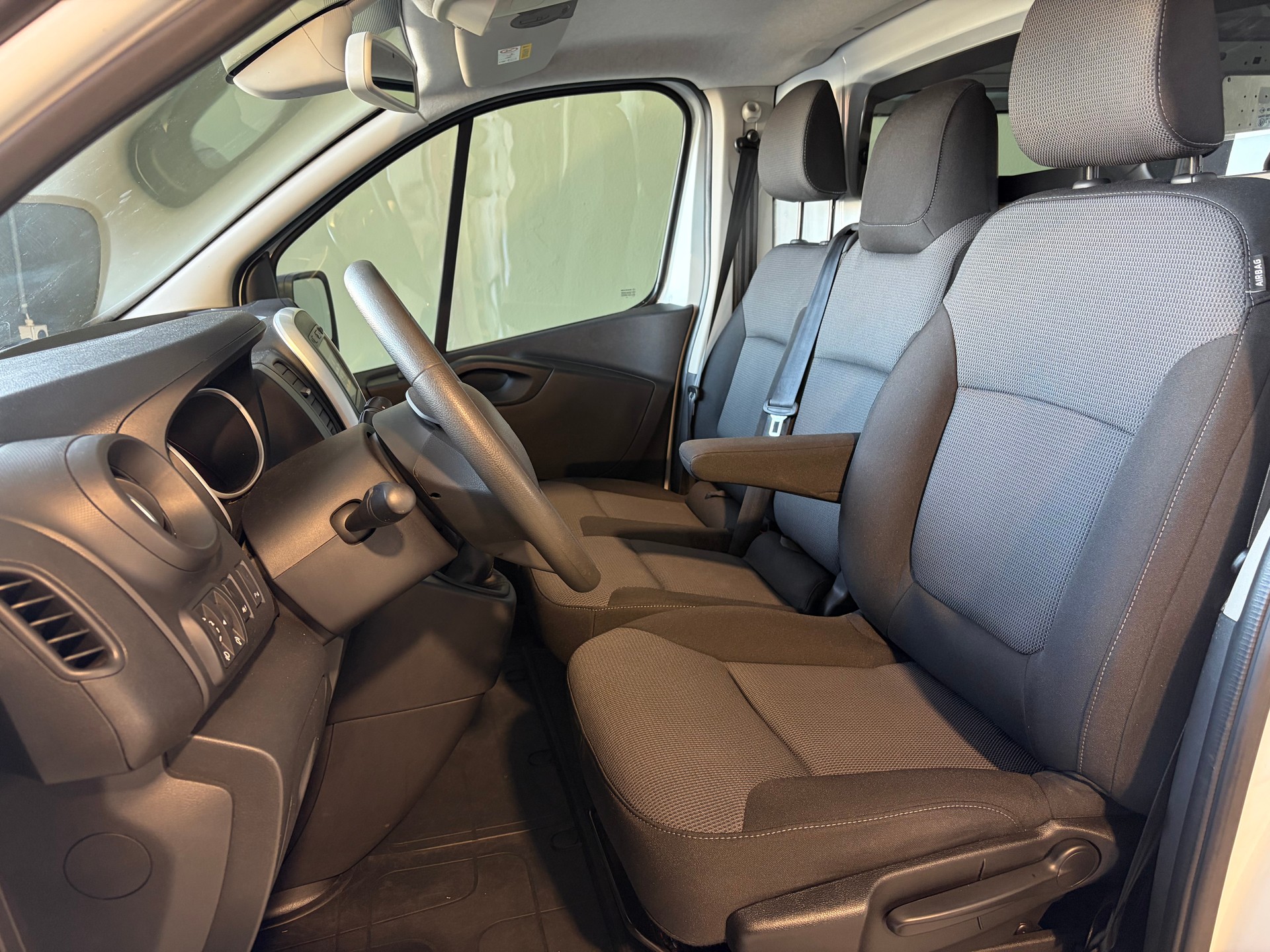 RENAULT Trafic 2.0 ENERGY dCi145 3.0t Business L2H2 * STANHHEIZUNG*Anhängerkupplung*Maulkupplung*-image-21