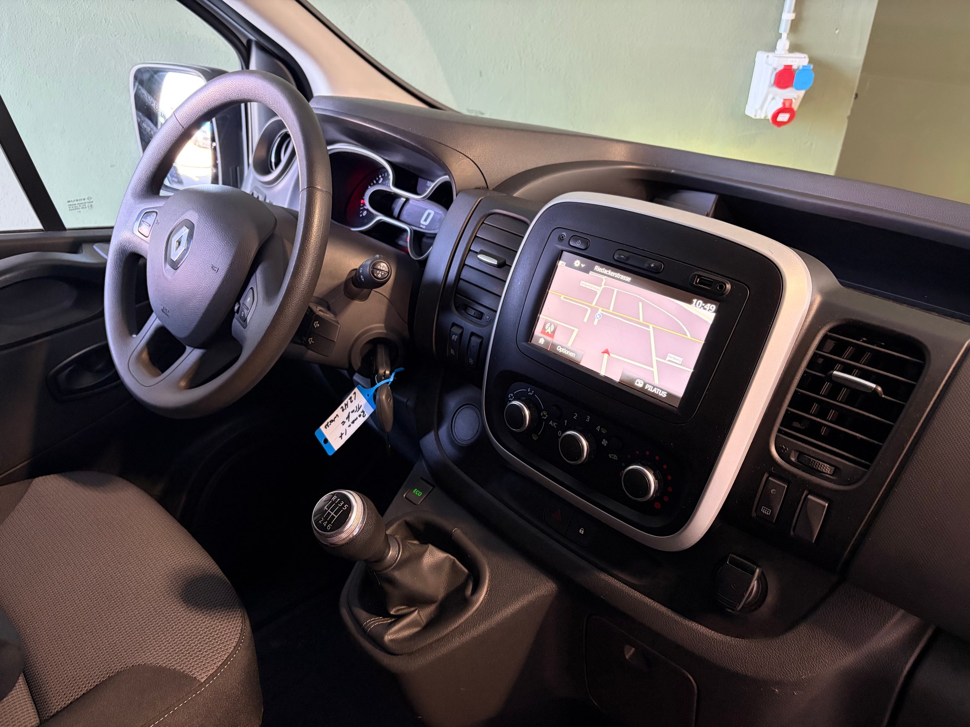 RENAULT Trafic 2.0 ENERGY dCi145 3.0t Business L2H2 * STANHHEIZUNG*Anhängerkupplung*Maulkupplung*-image-9