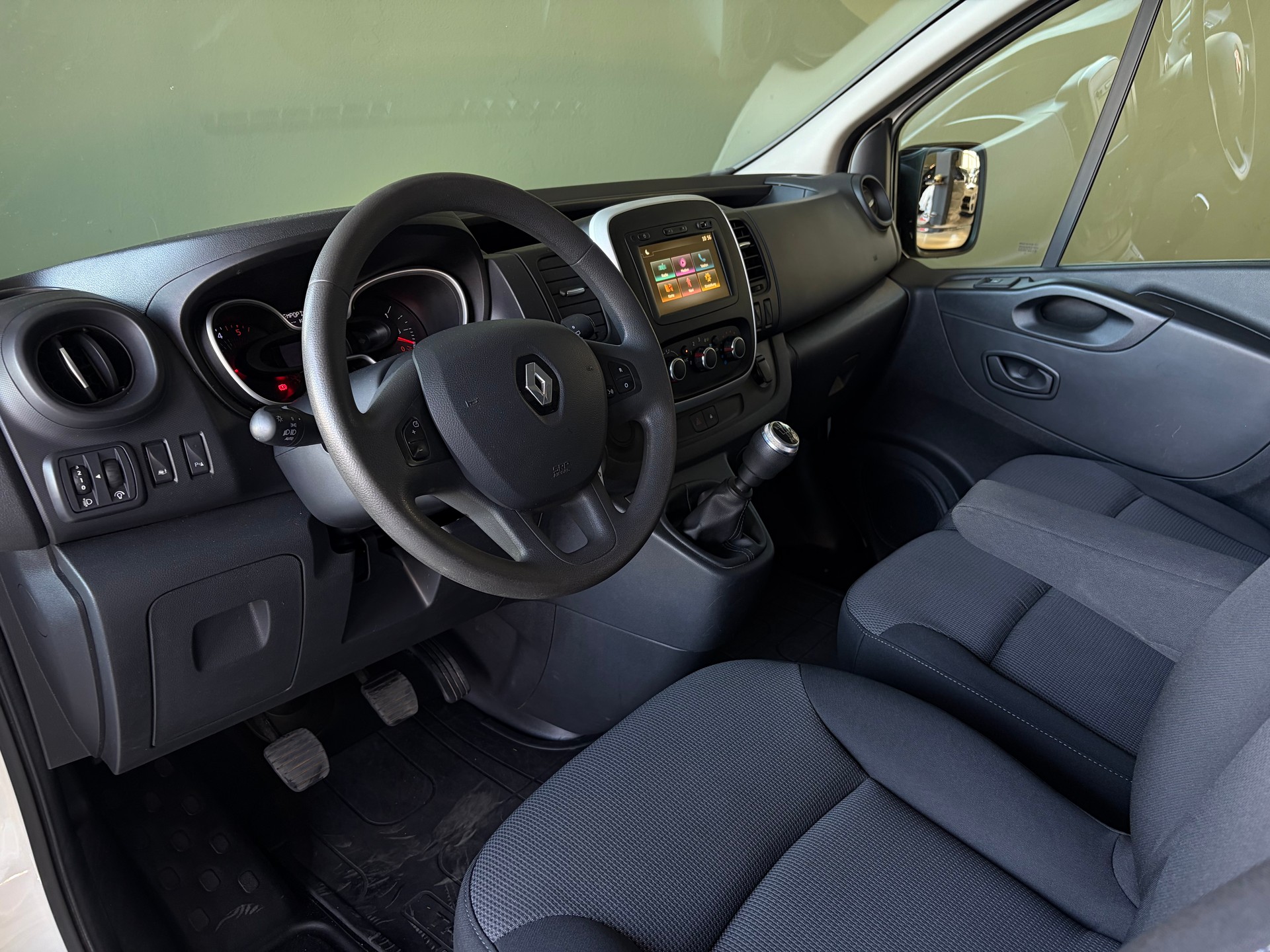 RENAULT Trafic 2.0 ENERGY dCi145 3.0t Business L2H2 * STANHHEIZUNG*Anhängerkupplung*Maulkupplung*-image-5