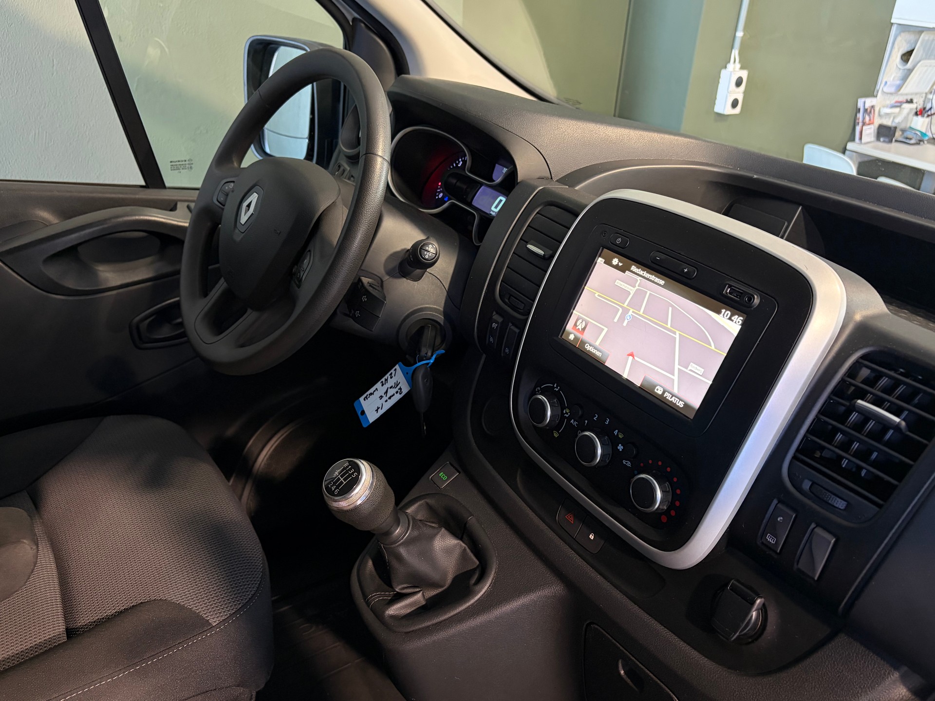 RENAULT Trafic 2.0 ENERGY dCi145 3.0t Business L2H2 * STANHHEIZUNG*Anhängerkupplung*Maulkupplung*-image-19