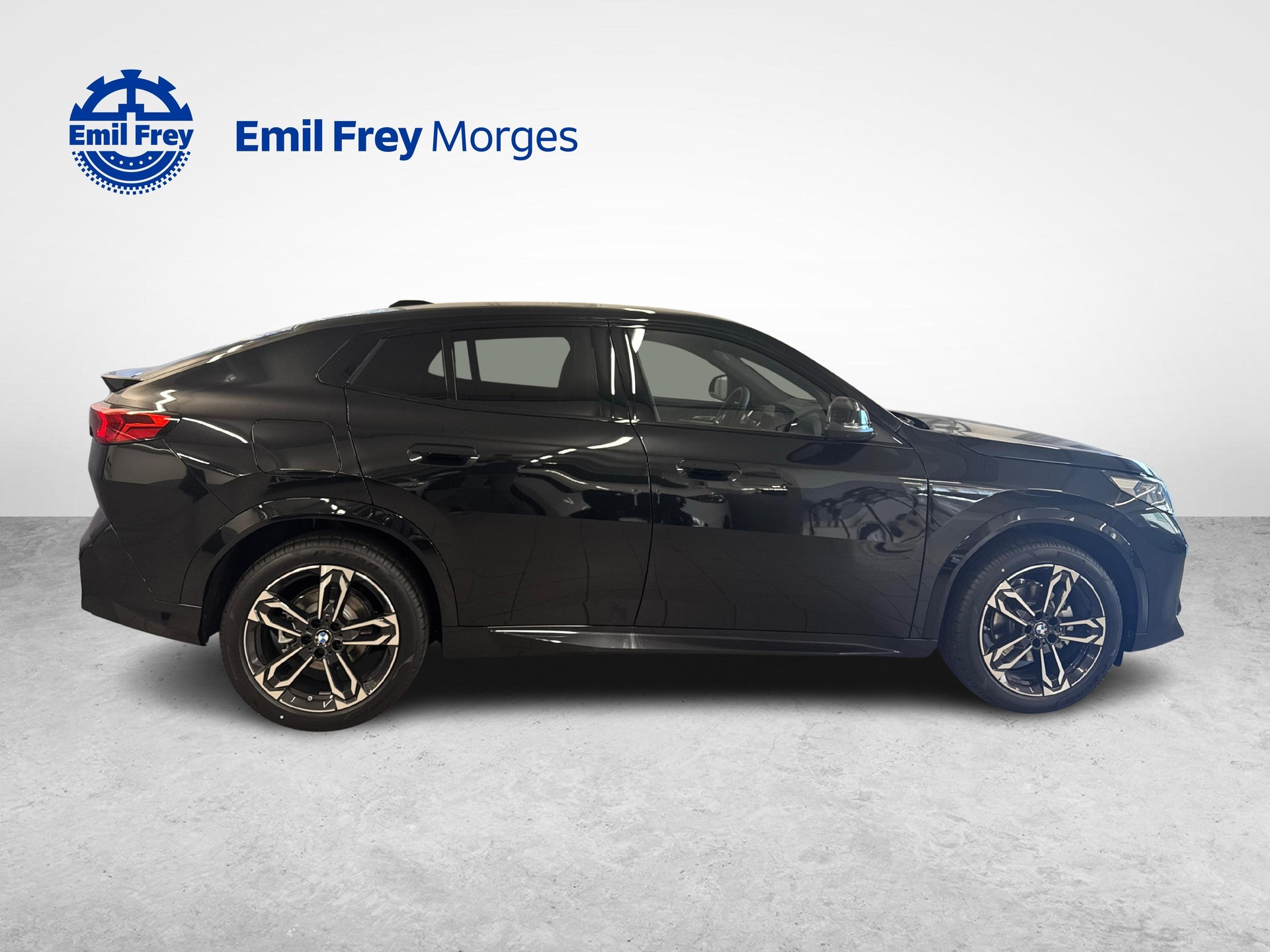 BMW iX2 20 eDrive-image-1
