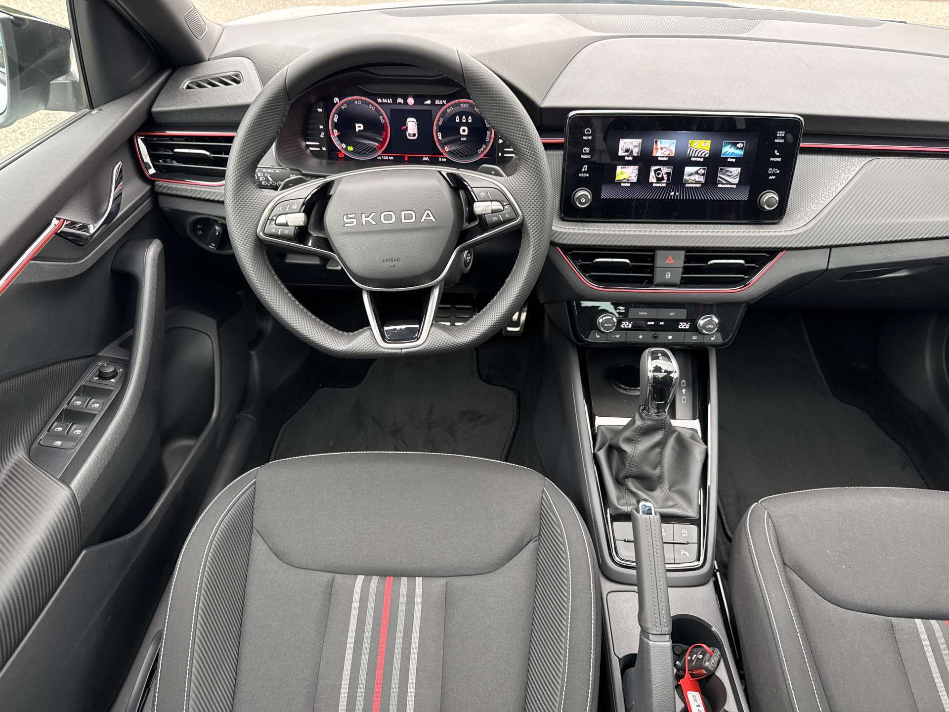 SKODA Scala 1.5 TSi Monte Carlo DSG-Automat-image-4