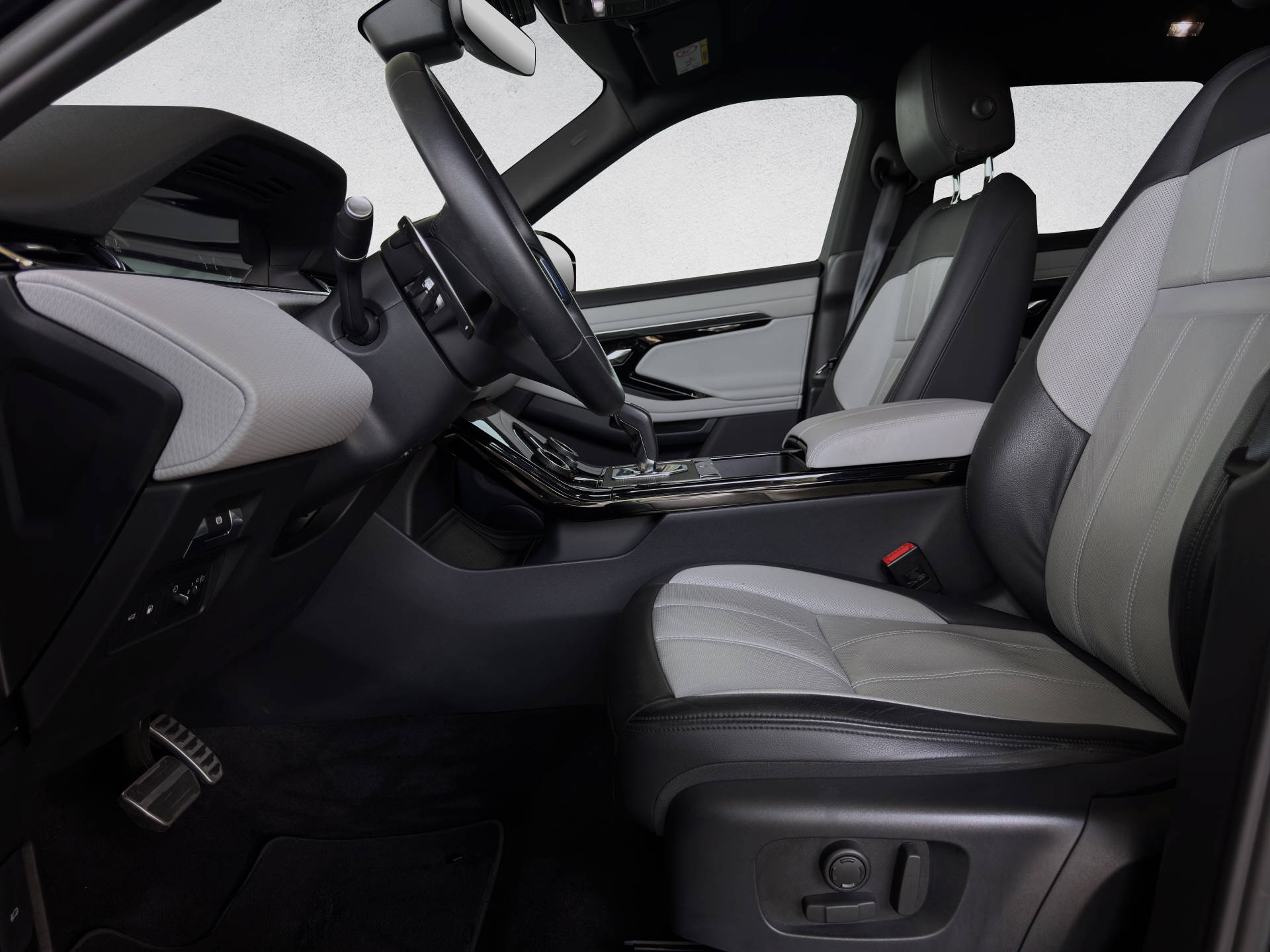LAND ROVER Range Rover Evoque 1.5 T 300e R-Dynamic S-image-7