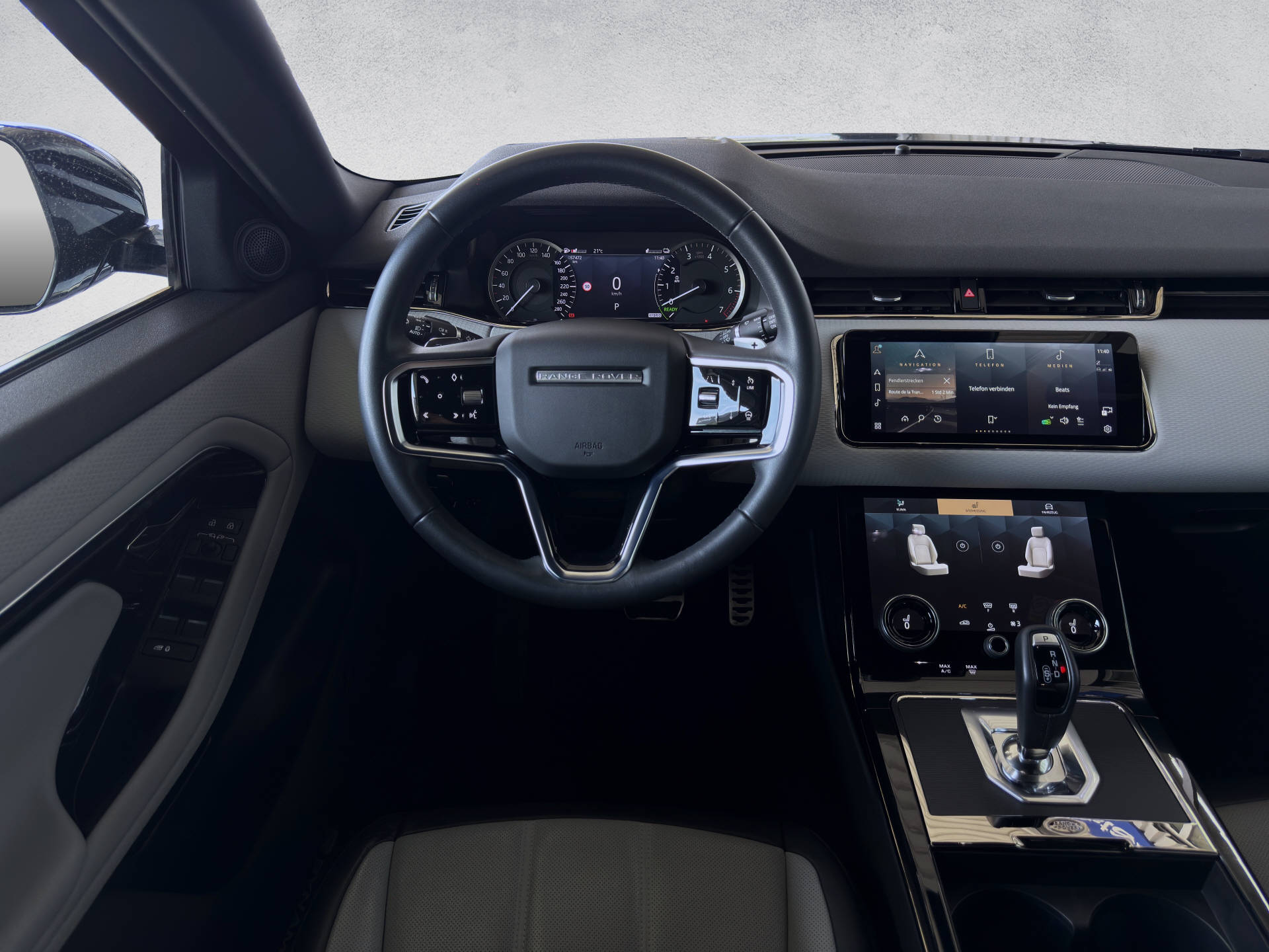 LAND ROVER Range Rover Evoque 1.5 T 300e R-Dynamic S-image-6