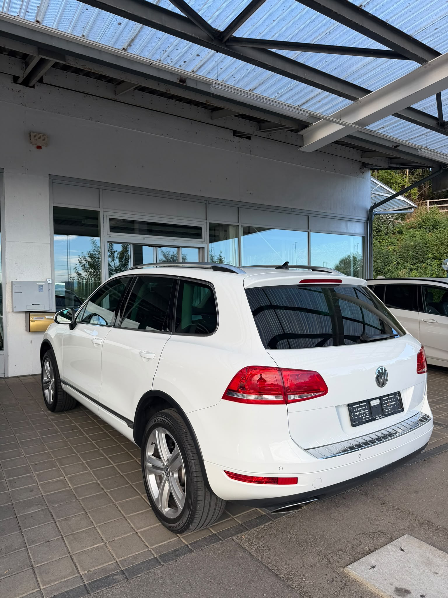 VW Touareg 3.0 TDI BlueMotion Technology Tiptronic-image-5