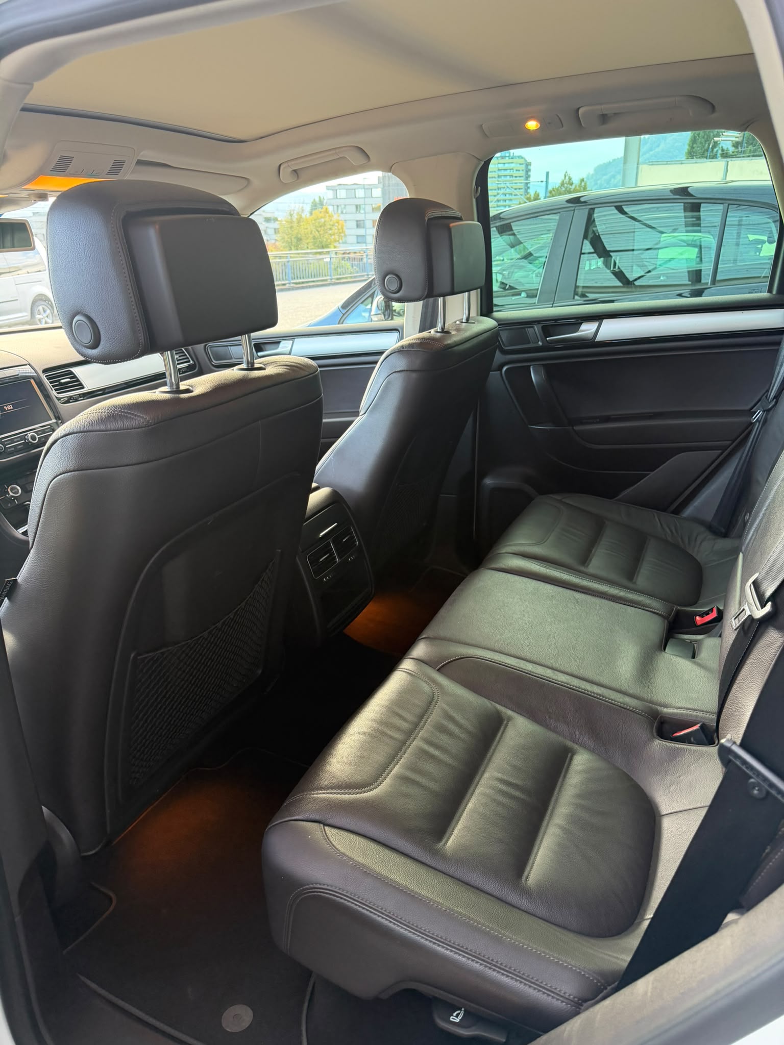 VW Touareg 3.0 TDI BlueMotion Technology Tiptronic-image-8