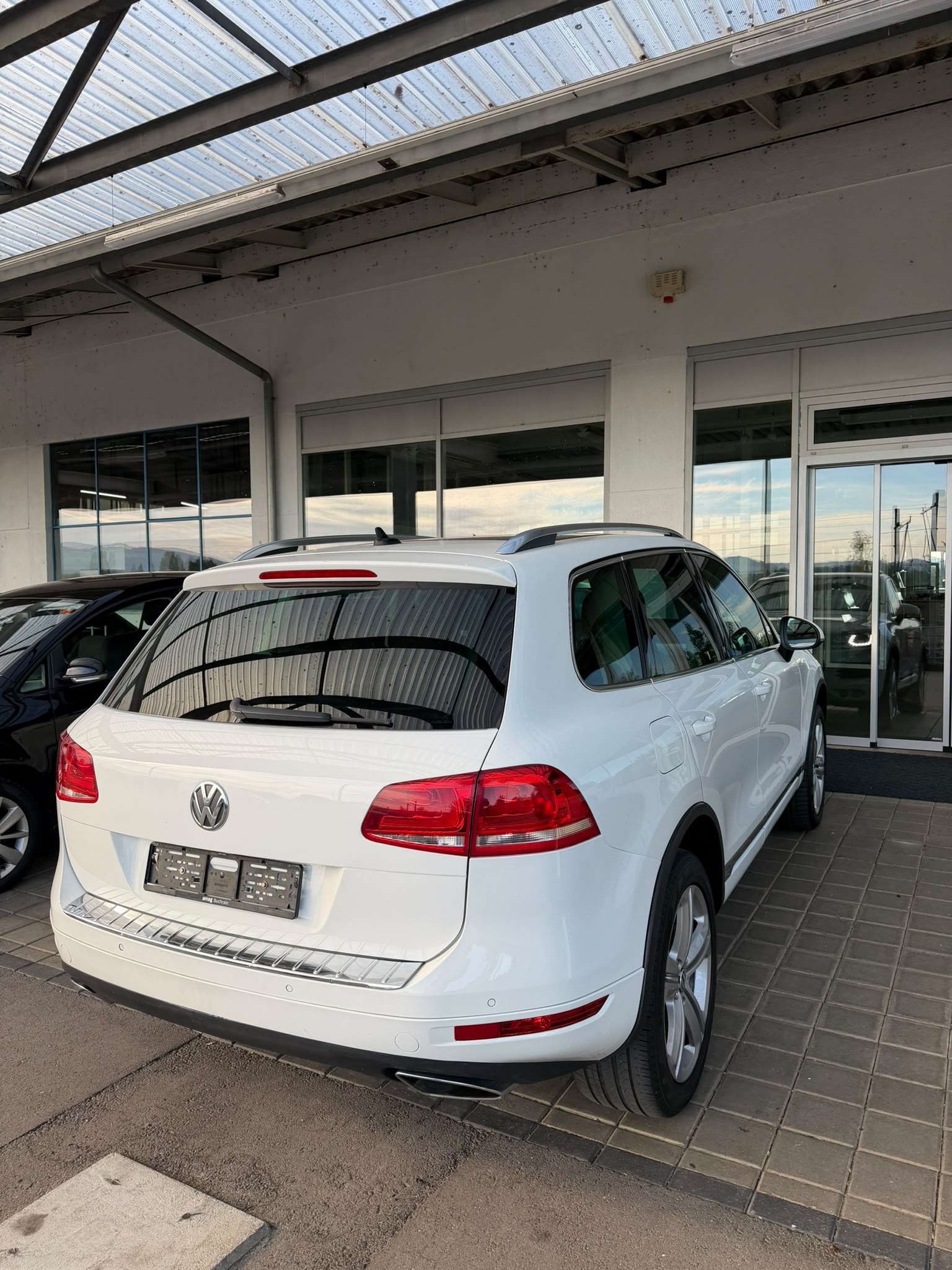 VW Touareg 3.0 TDI BlueMotion Technology Tiptronic-image-3
