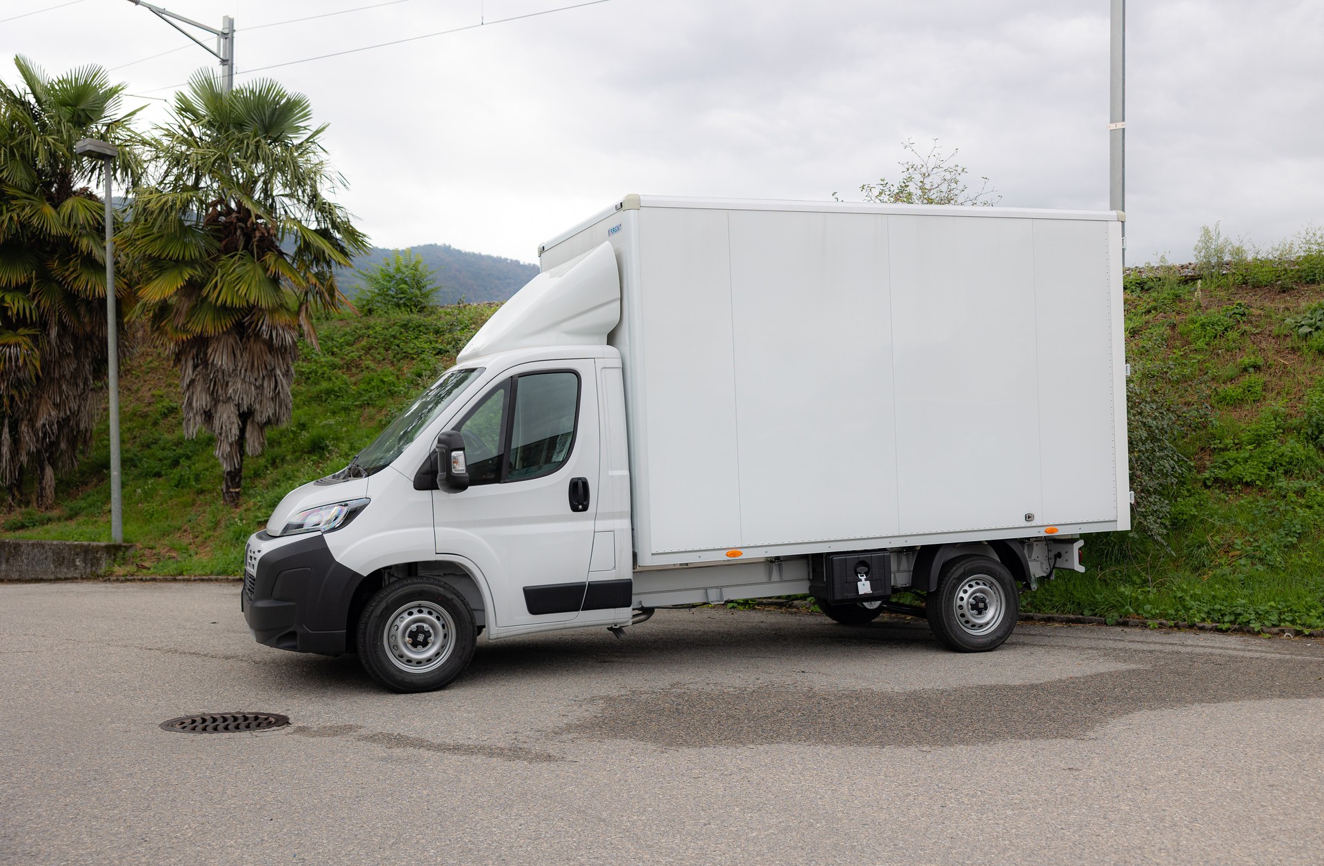 FIAT Ducato 2.2 MJ 140 Heavy Koffer mit flügeltüren-image-4