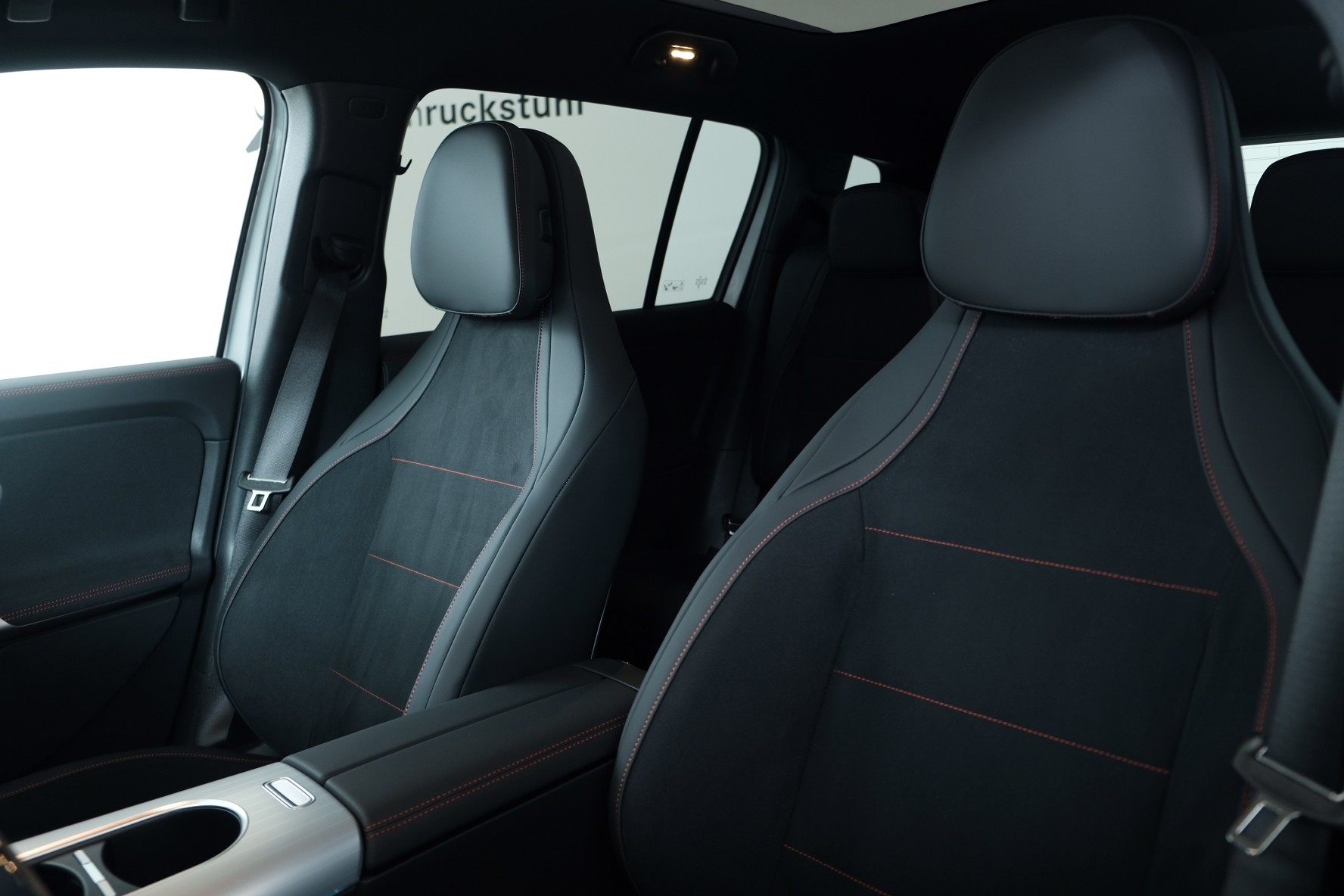 MERCEDES-BENZ GLB 220 4matic X248-image-10